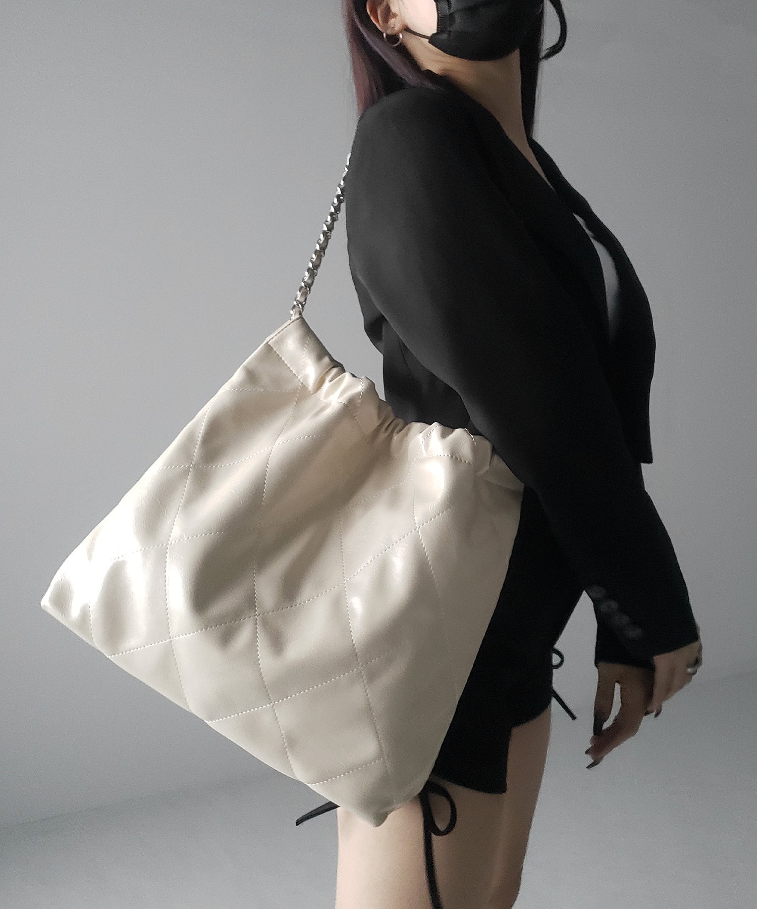 キルティングチェーントートショルダーバッグ / quilting chain tote shoulder bag