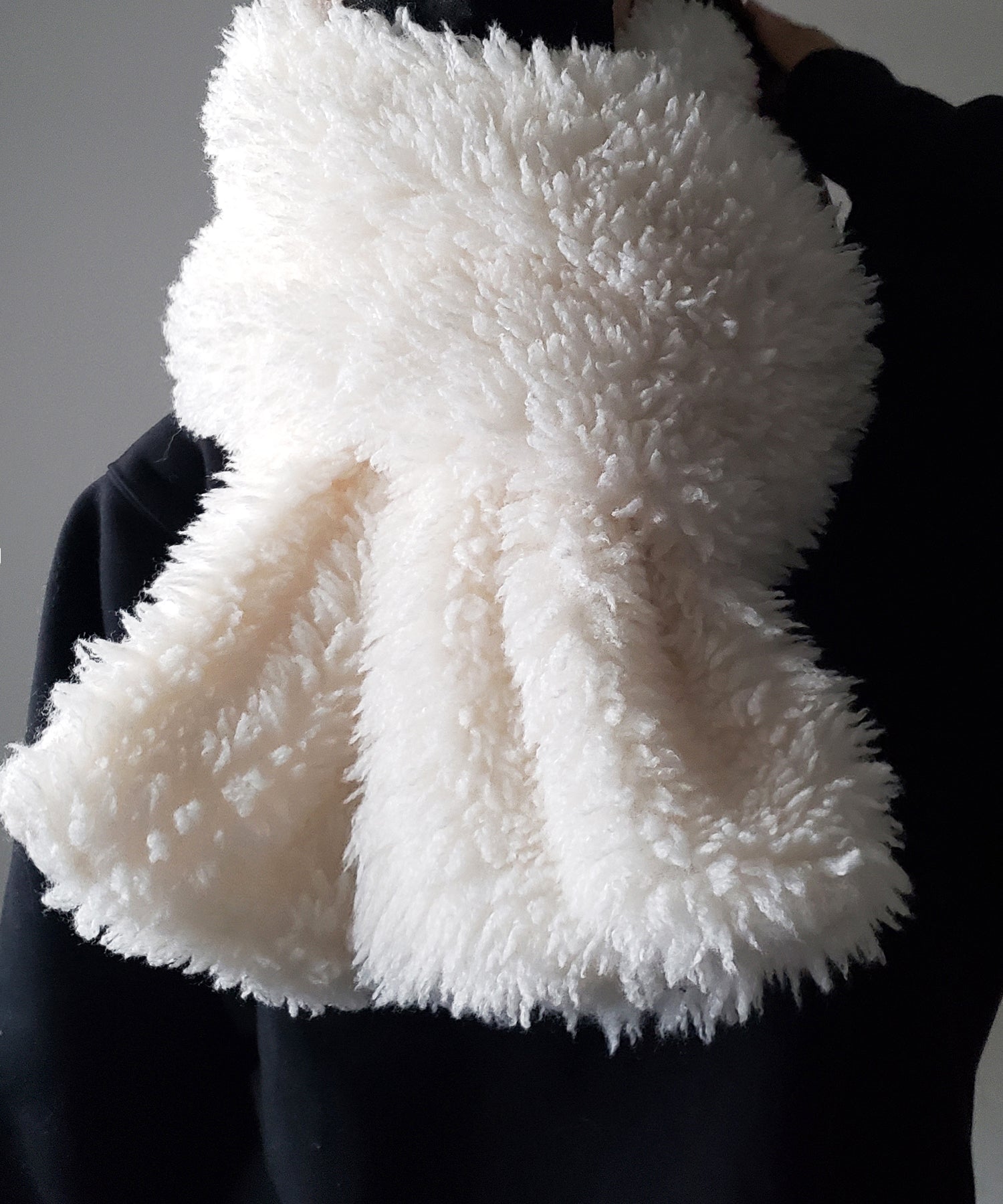 ボリュームフラッフィーシャギーボアマフラー / volume fluffy shaggy boa muffler