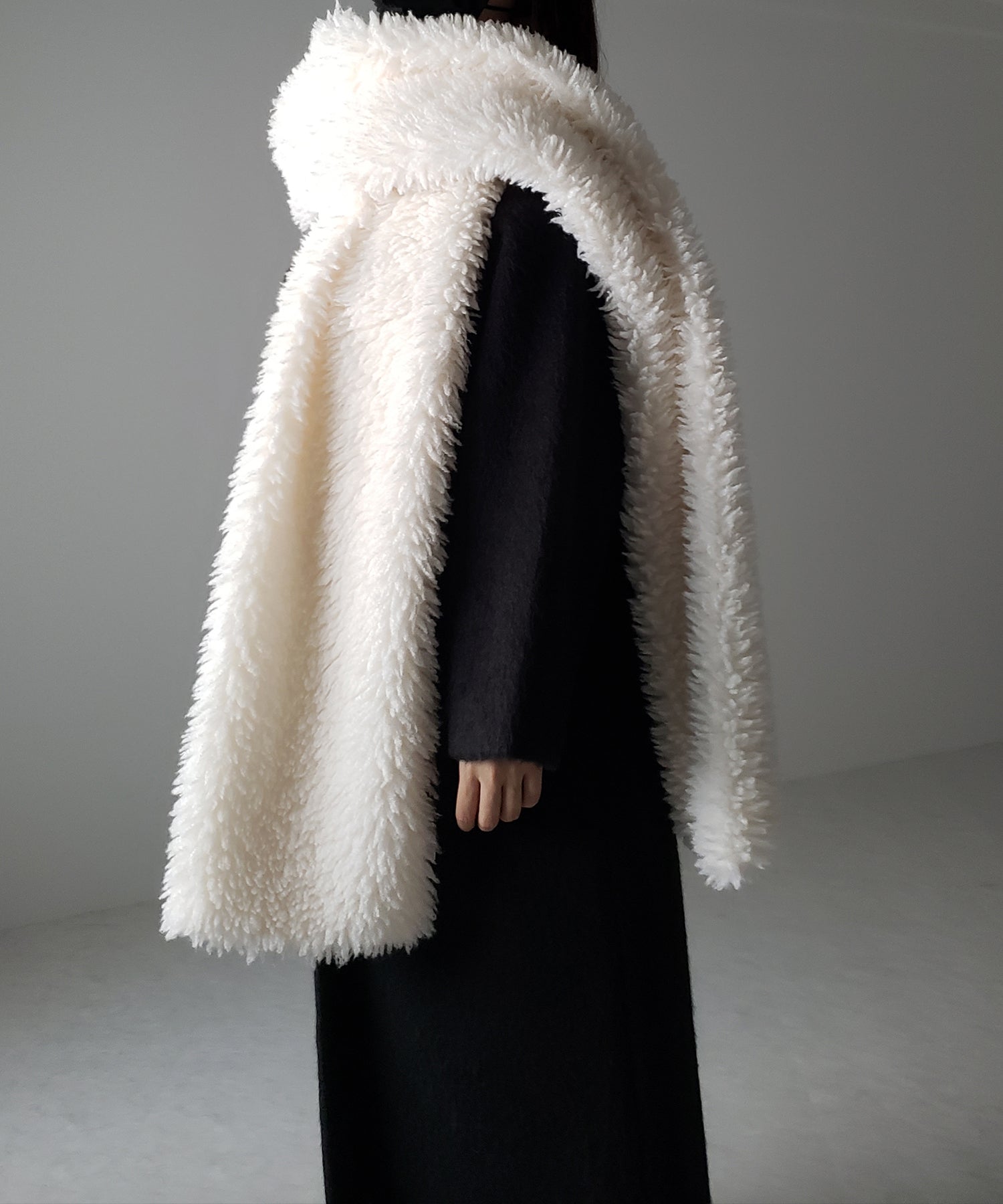 ボリュームフラッフィーシャギーボアマフラー / volume fluffy shaggy boa muffler