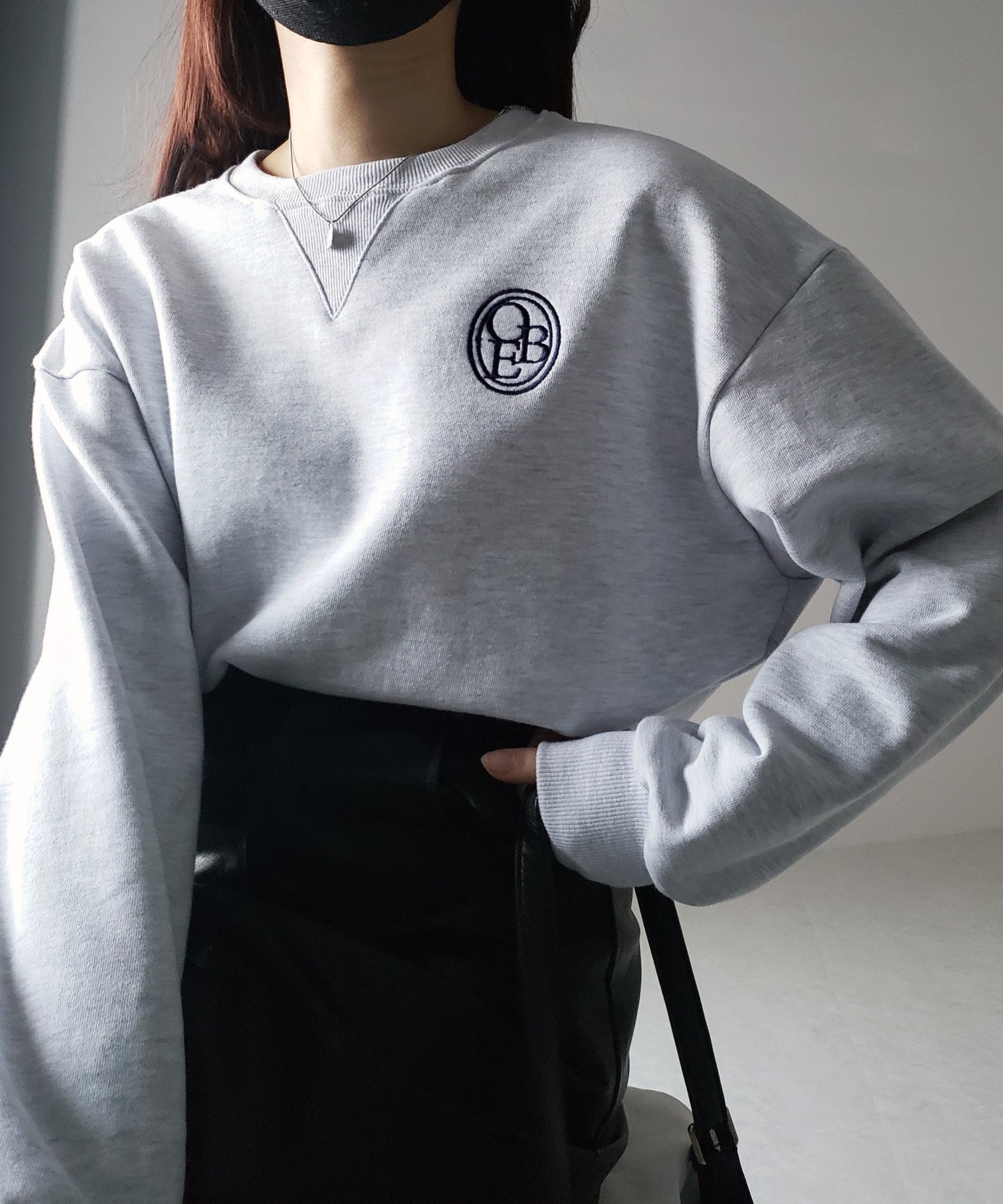 OBE刺繍 ロゴクロップドスウェット【 韓国製 】