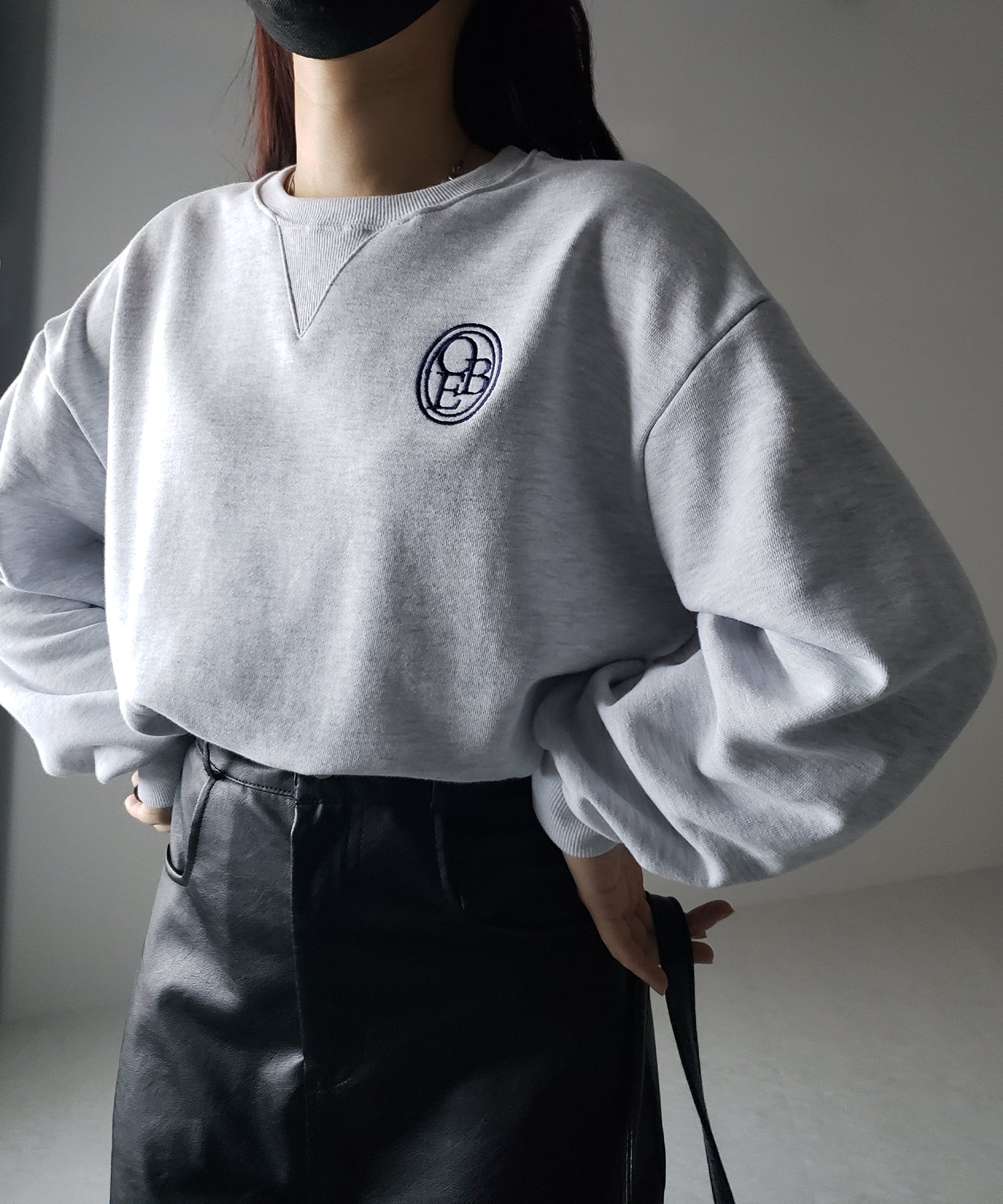 OBE刺繍 ロゴクロップドスウェット【 韓国製 】