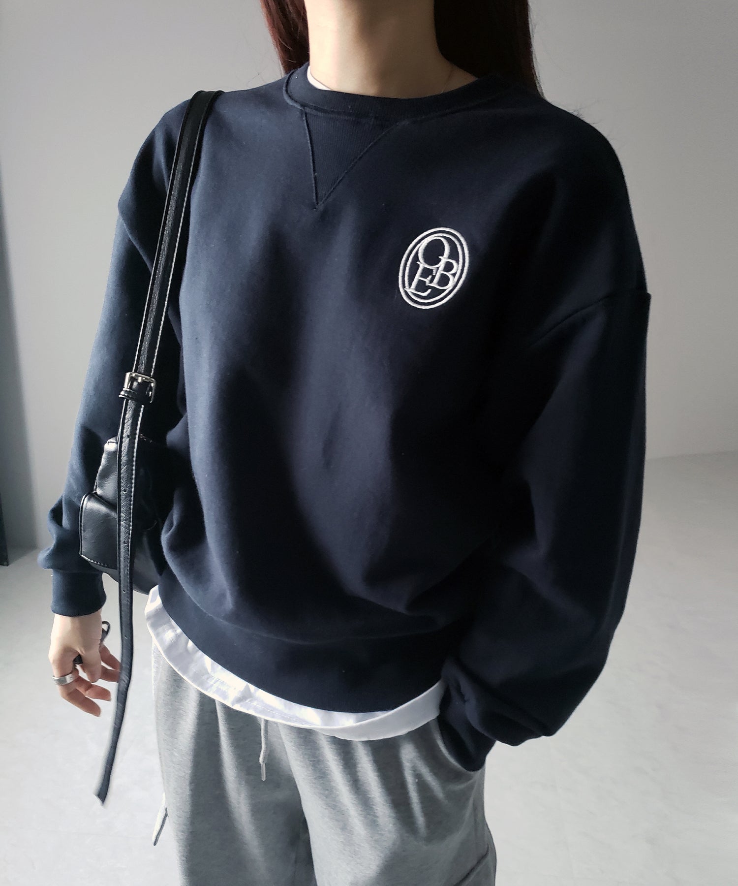 OBE刺繍 ロゴクロップドスウェット【 韓国製 】
