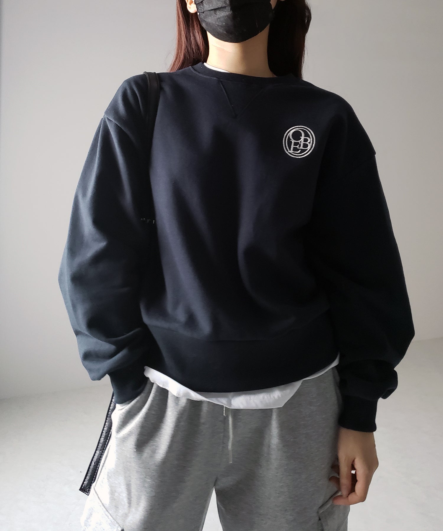 OBE刺繍 ロゴクロップドスウェット【 韓国製 】