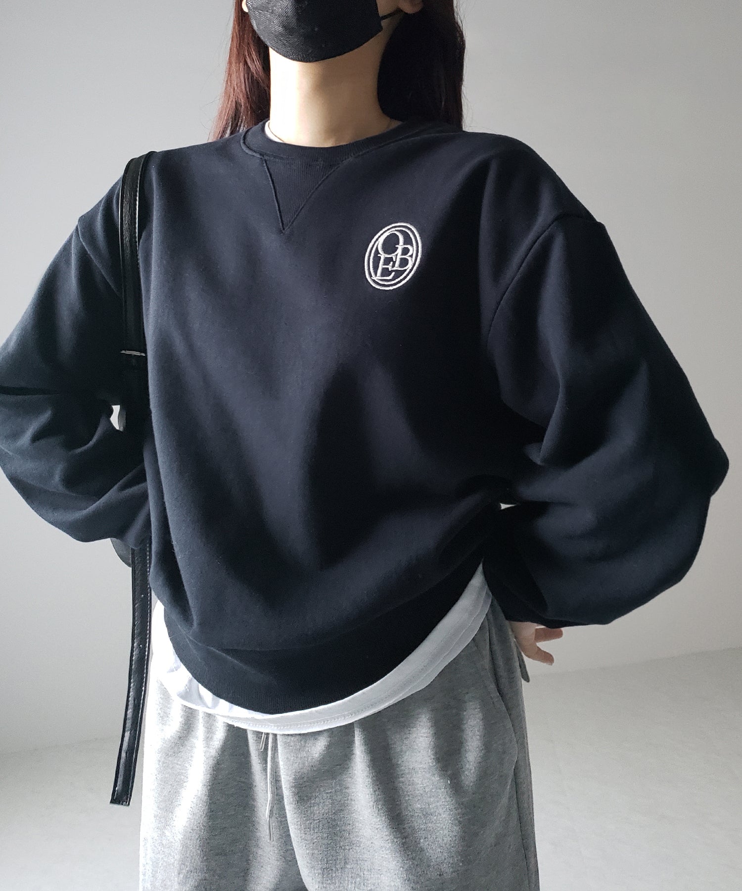 OBE刺繍 ロゴクロップドスウェット【 韓国製 】