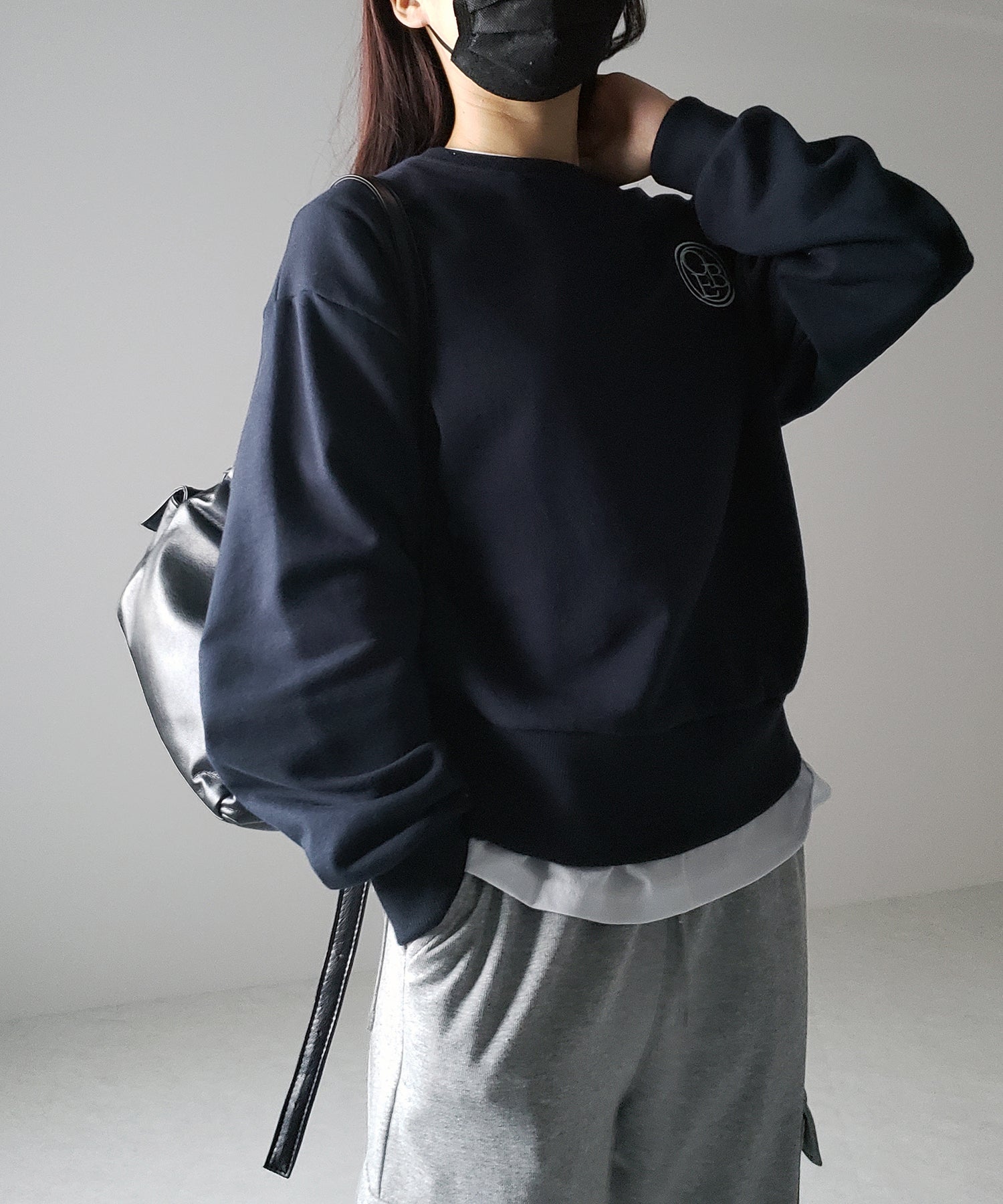 OBE刺繍 ロゴクロップドスウェット【 韓国製 】