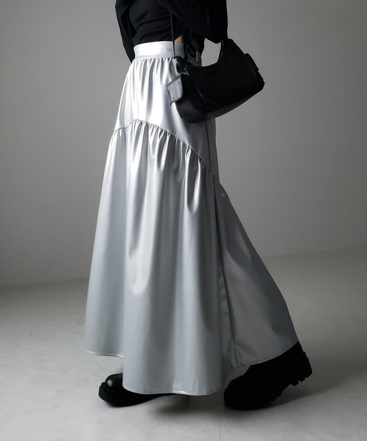 【 2color 】メタリックフェイクレザーギャザーフレアスカート / metallic fake leather gather flare skirt