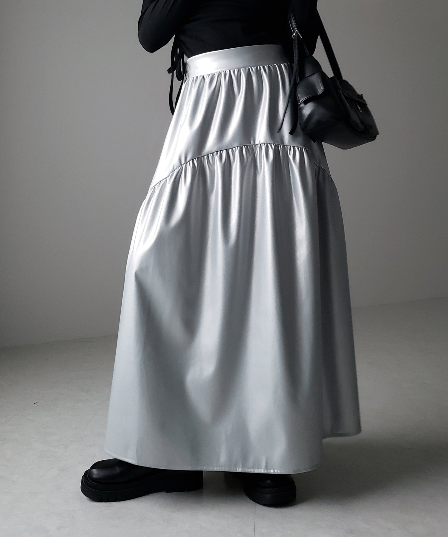 【 2color 】メタリックフェイクレザーギャザーフレアスカート / metallic fake leather gather flare skirt