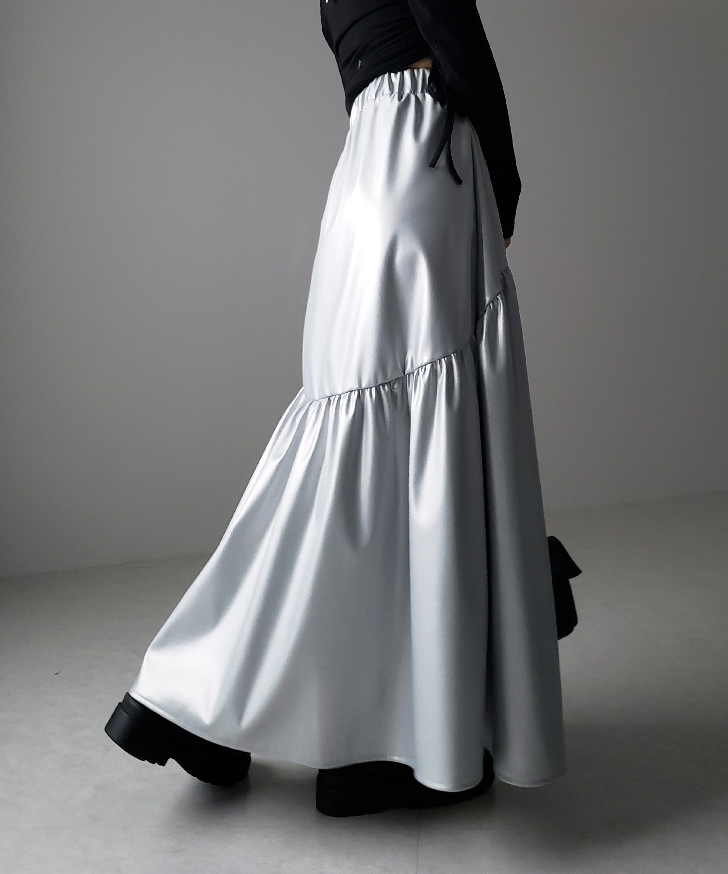 【 2color 】メタリックフェイクレザーギャザーフレアスカート / metallic fake leather gather flare skirt