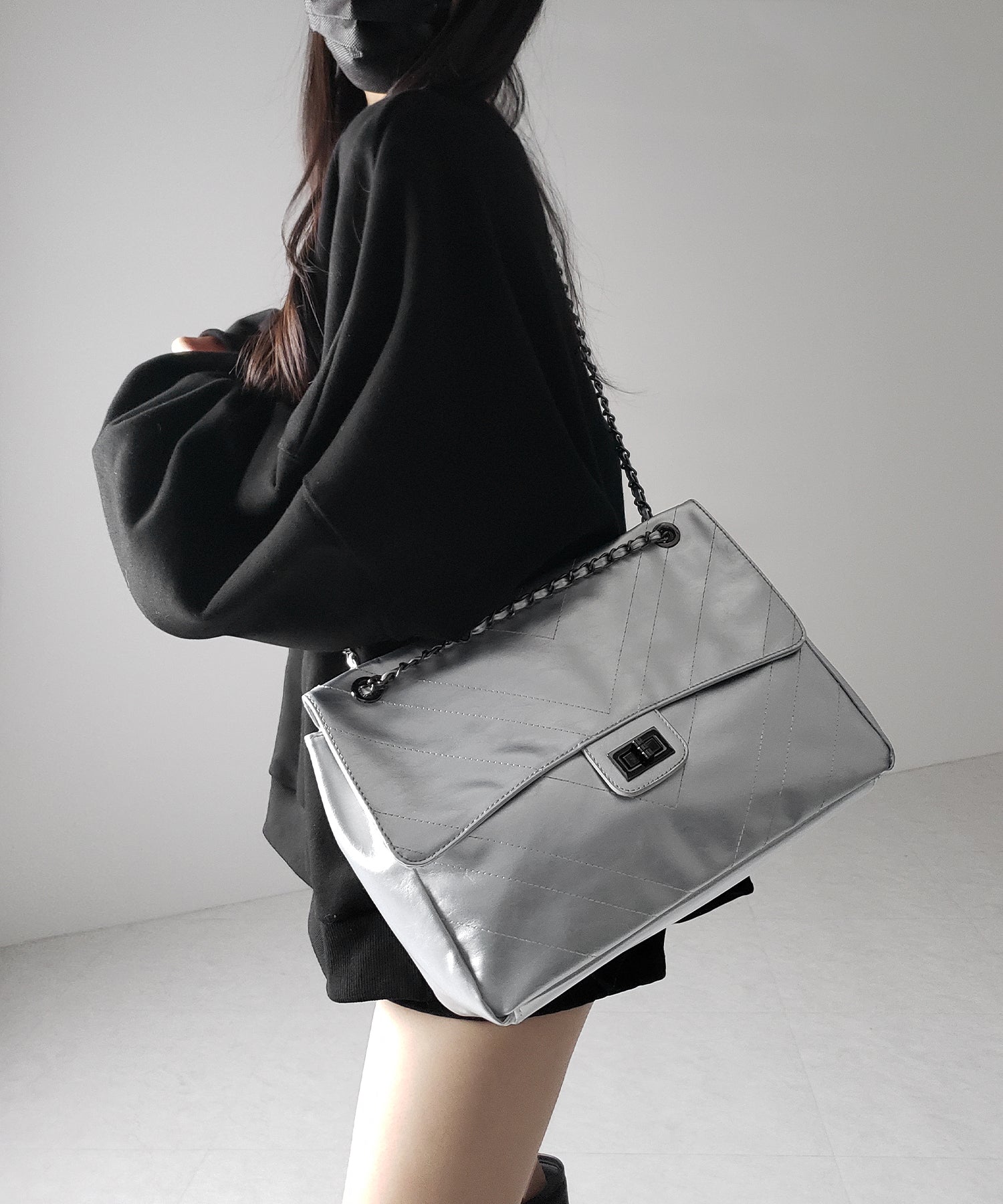 2WAY チェーンフェイクレザーフラップショルダーバッグ / 2WAY chain fake leather flap shoulder bag