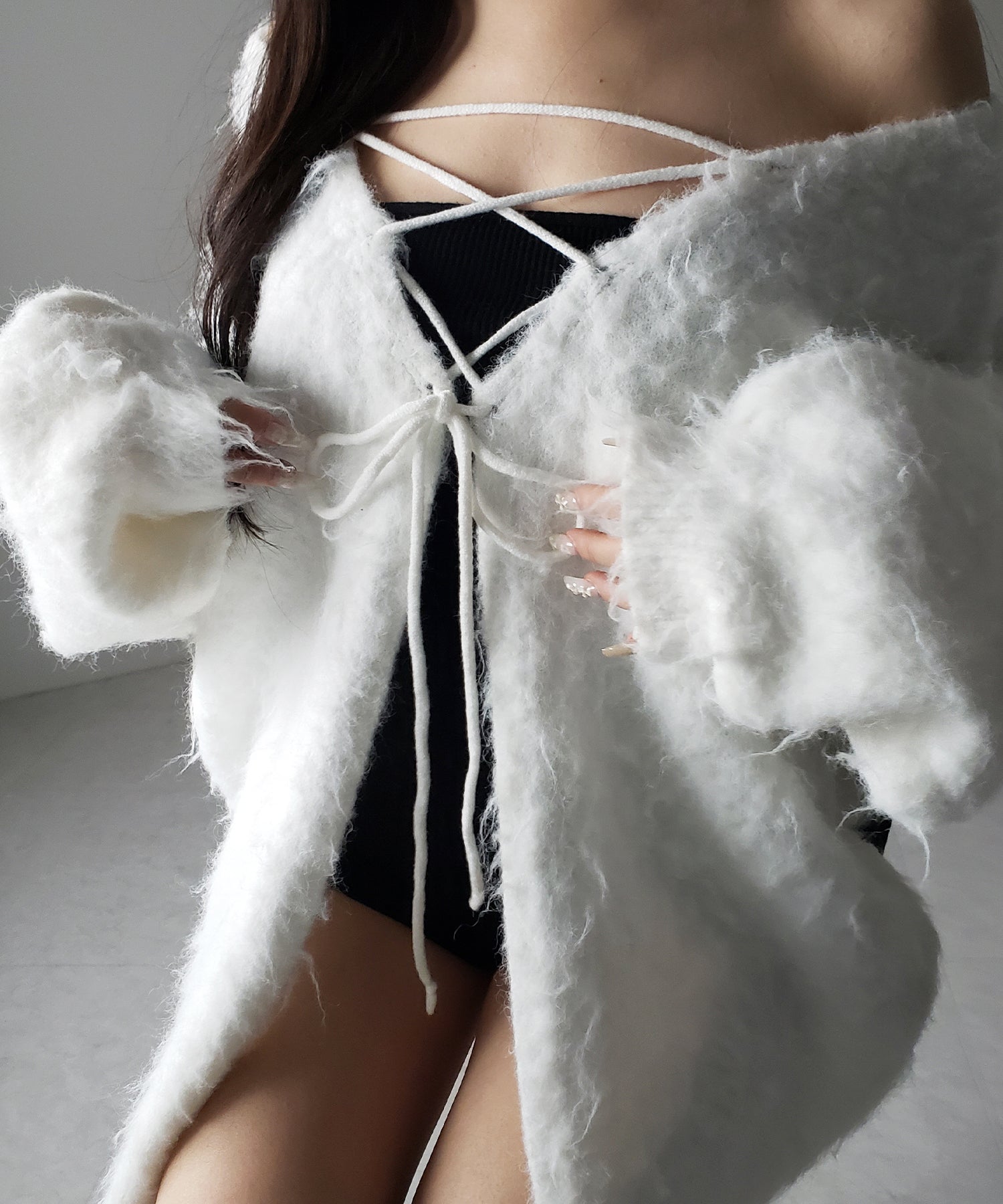 レースアップリボンオーバーシャギーニットカーディガン / lace up ribbon over shaggy knit cardigan