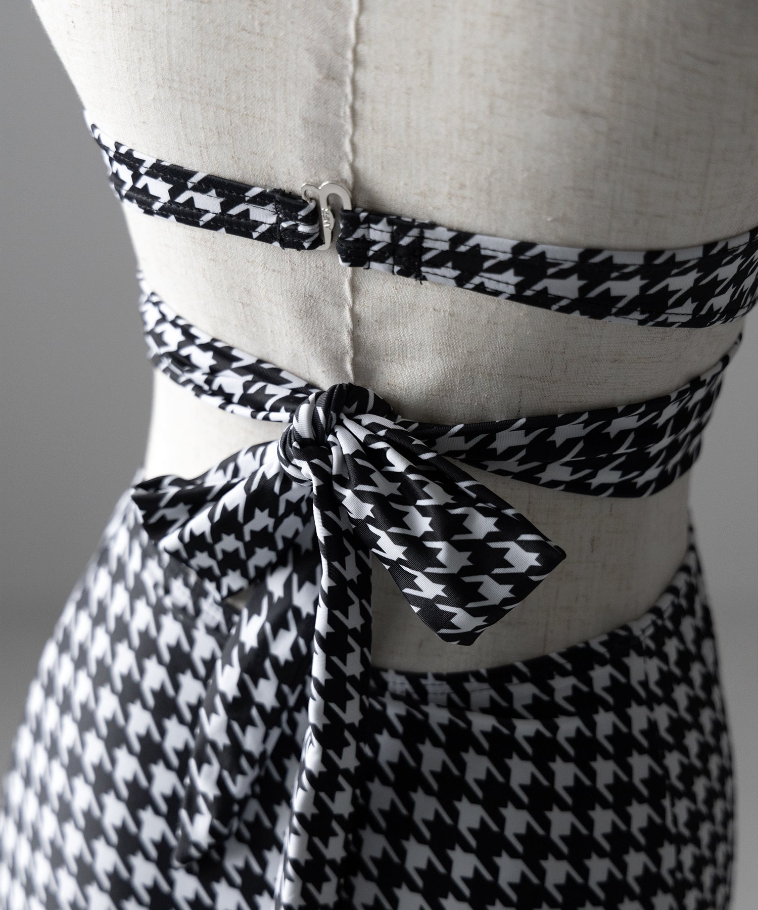 【 レディース水着/2点セット 】千鳥格子柄クロスウエストリボンハイウエストビキニ / houndstooth pattern cross waist ribbon high waist bikini