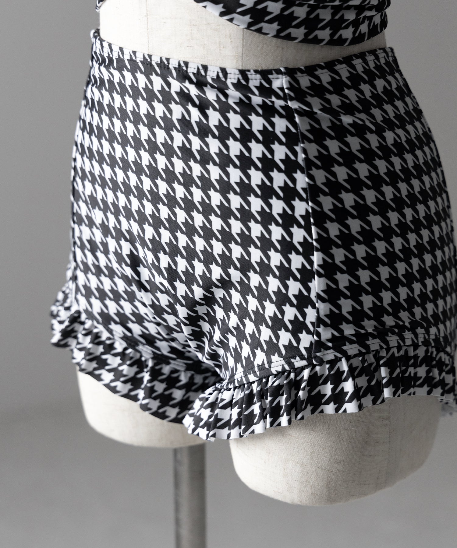 【 レディース水着/2点セット 】千鳥格子柄クロスウエストリボンハイウエストビキニ / houndstooth pattern cross waist ribbon high waist bikini