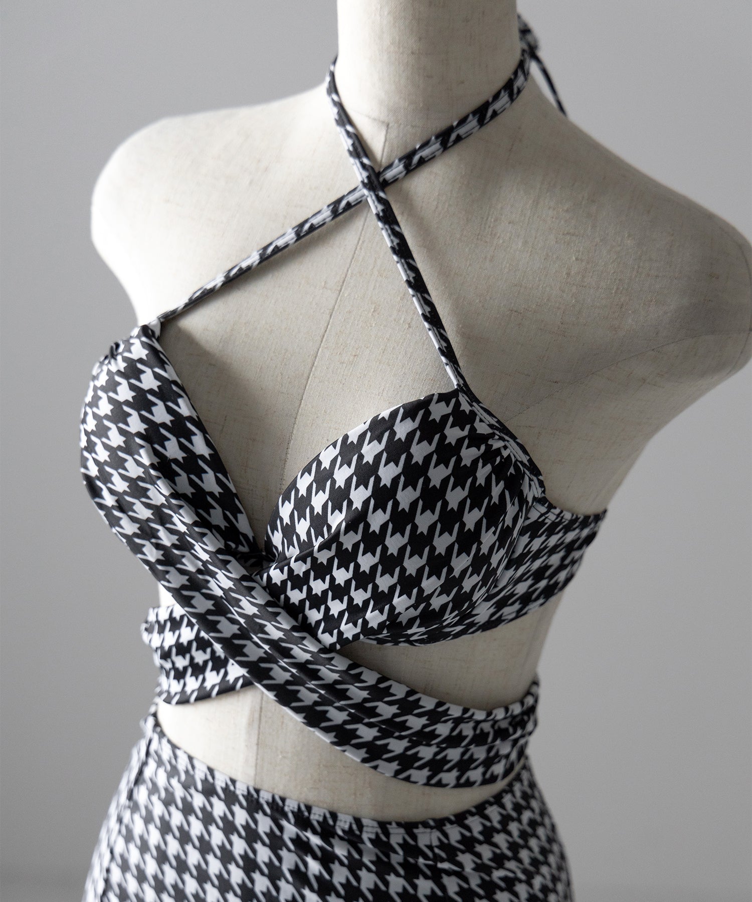 【 レディース水着/2点セット 】千鳥格子柄クロスウエストリボンハイウエストビキニ / houndstooth pattern cross waist ribbon high waist bikini