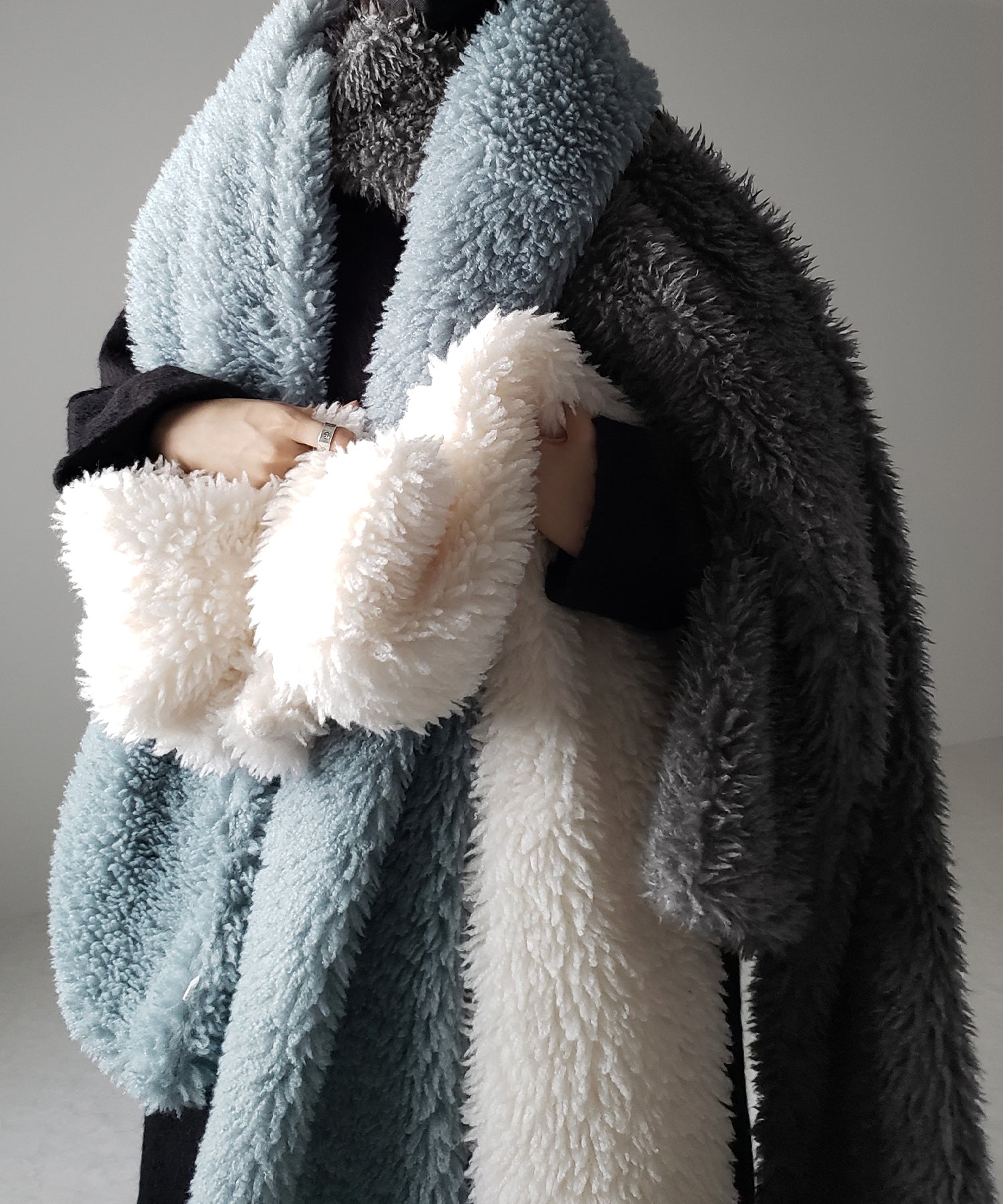 ボリュームフラッフィーシャギーボアマフラー / volume fluffy shaggy boa muffler