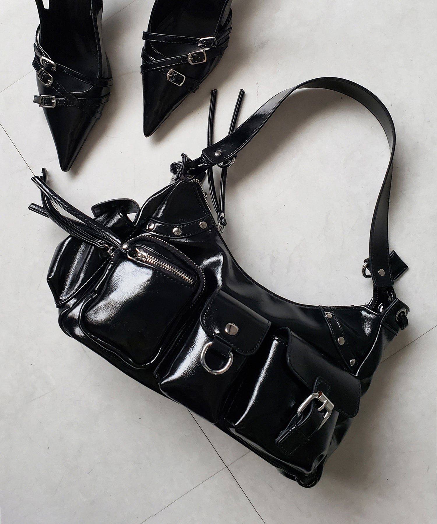 【 ショルダーにできる2WAY 】 4アウトポケットワンハンドルショルダーバッグ / 4 outpocket onehandle shoulder bag