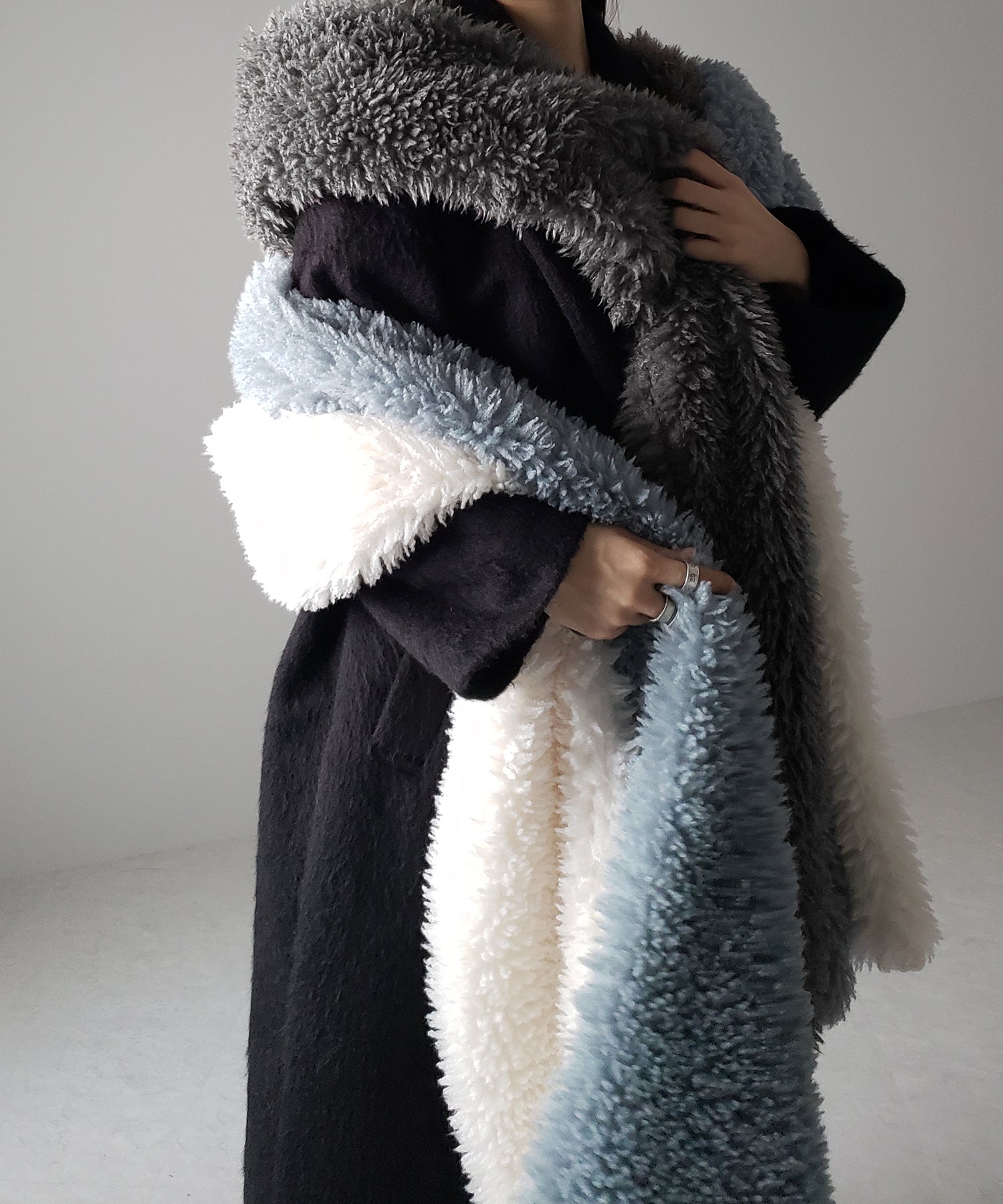 ボリュームフラッフィーシャギーボアマフラー / volume fluffy shaggy boa muffler
