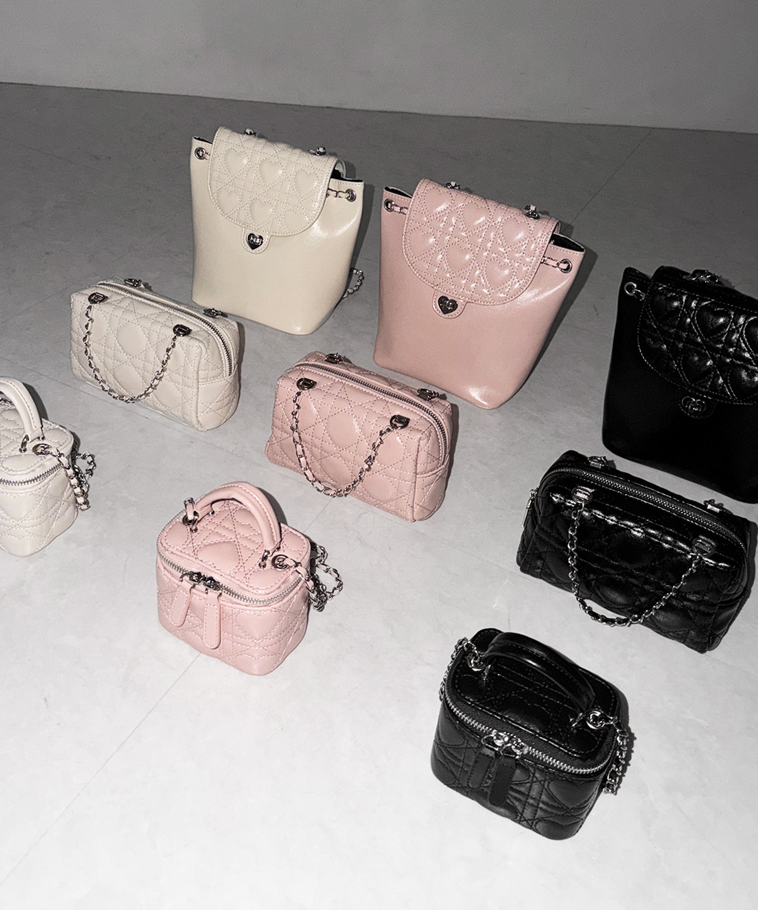 【 ショルダーストラップ付き2WAY 】キルティングスクエアチェーンショルダーミニバッグ / 2WAY quilted square chain shoulder mini bag