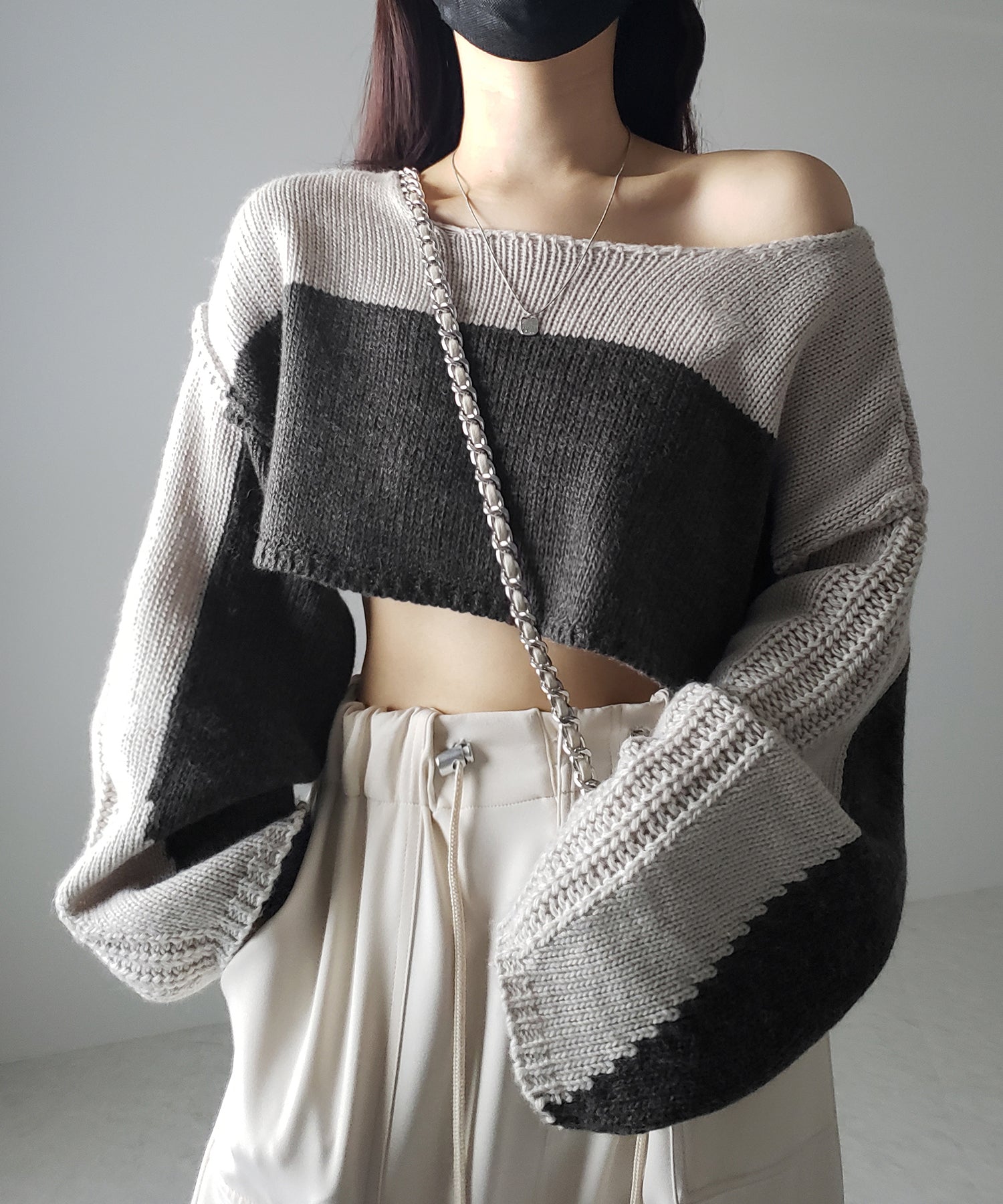 【 ワンショルにもできる 2WAY 】バイカラーデザインブロッキングショートニット