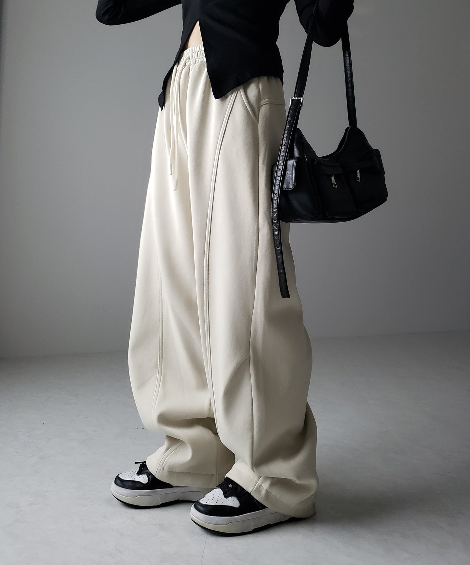 【 裏起毛 】カーブラインサイドタックワイドスウェットパンツ