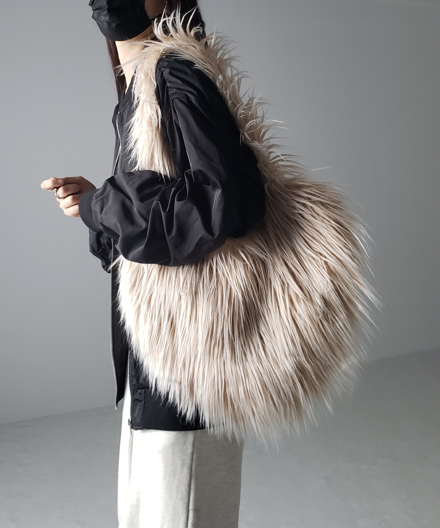 【 4color 】シャギーファーハートショルダーバッグ / shaggy fur heart shoulder bag