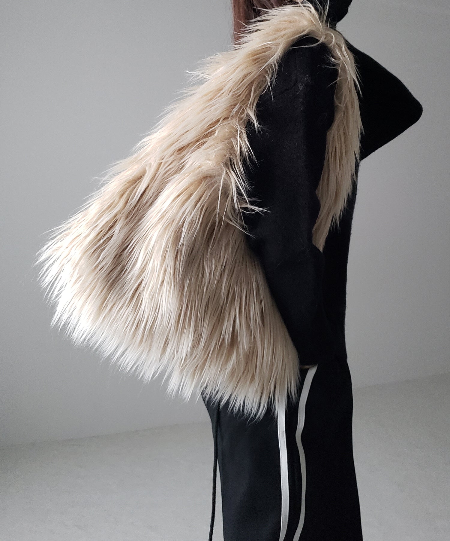 【 5color 】シャギーファーワンハンドルショルダーバッグ / shaggy fur onehandle shoulder bag
