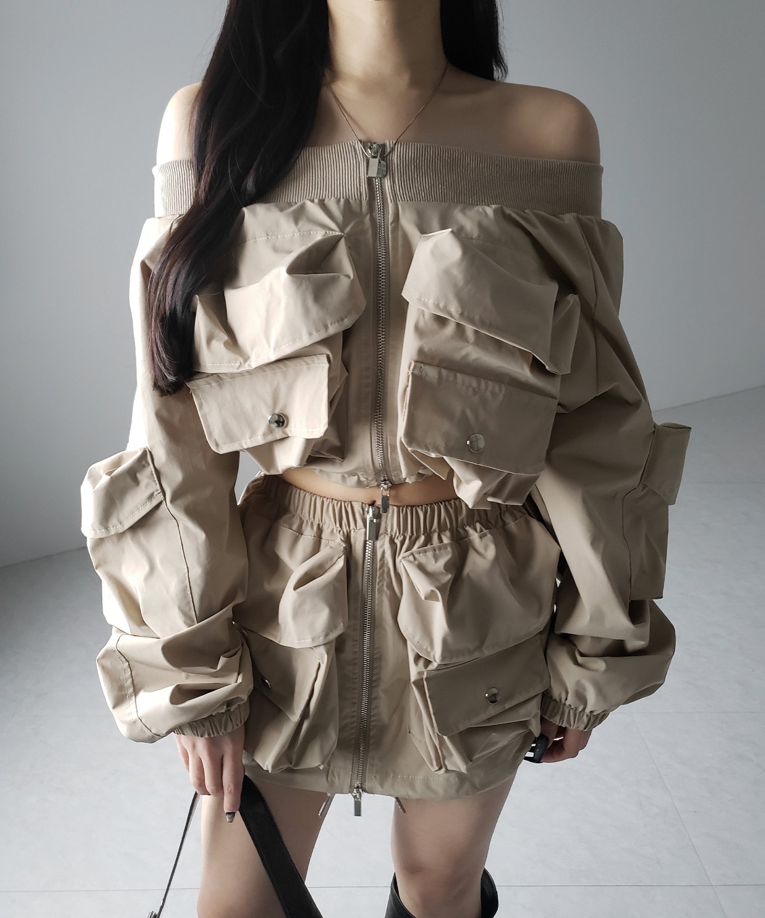 【 セットアップ 】アウトポケットオフショルカーゴブルゾン & ダブルジップカーゴミニスカート SET / out pocket off shoulder cargo blouson & double zip cargo mini skirt SET