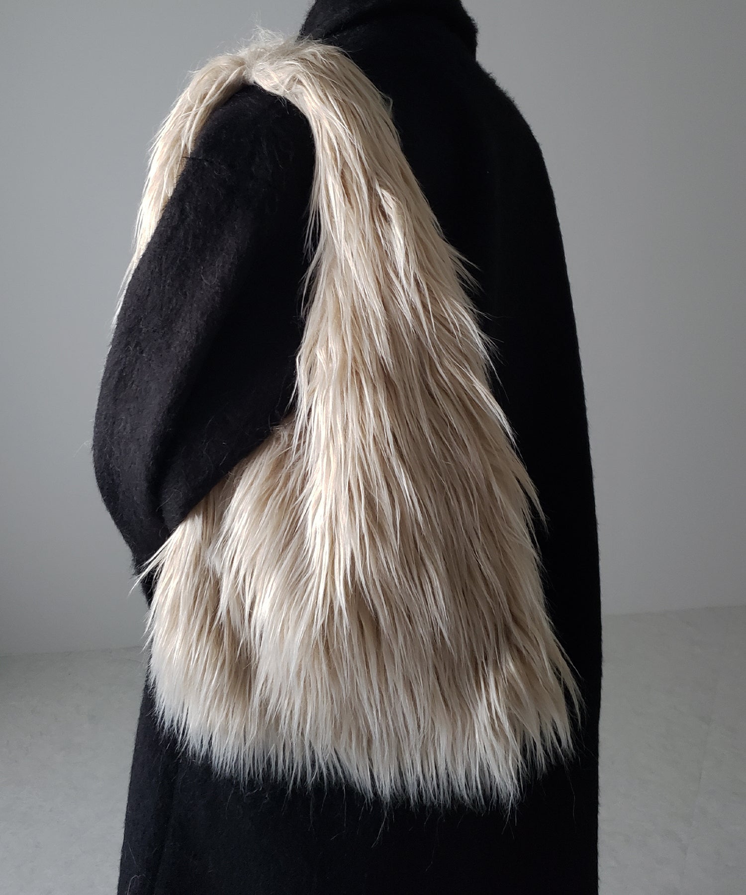 【 5color 】シャギーファーワンハンドルショルダーバッグ / shaggy fur onehandle shoulder bag