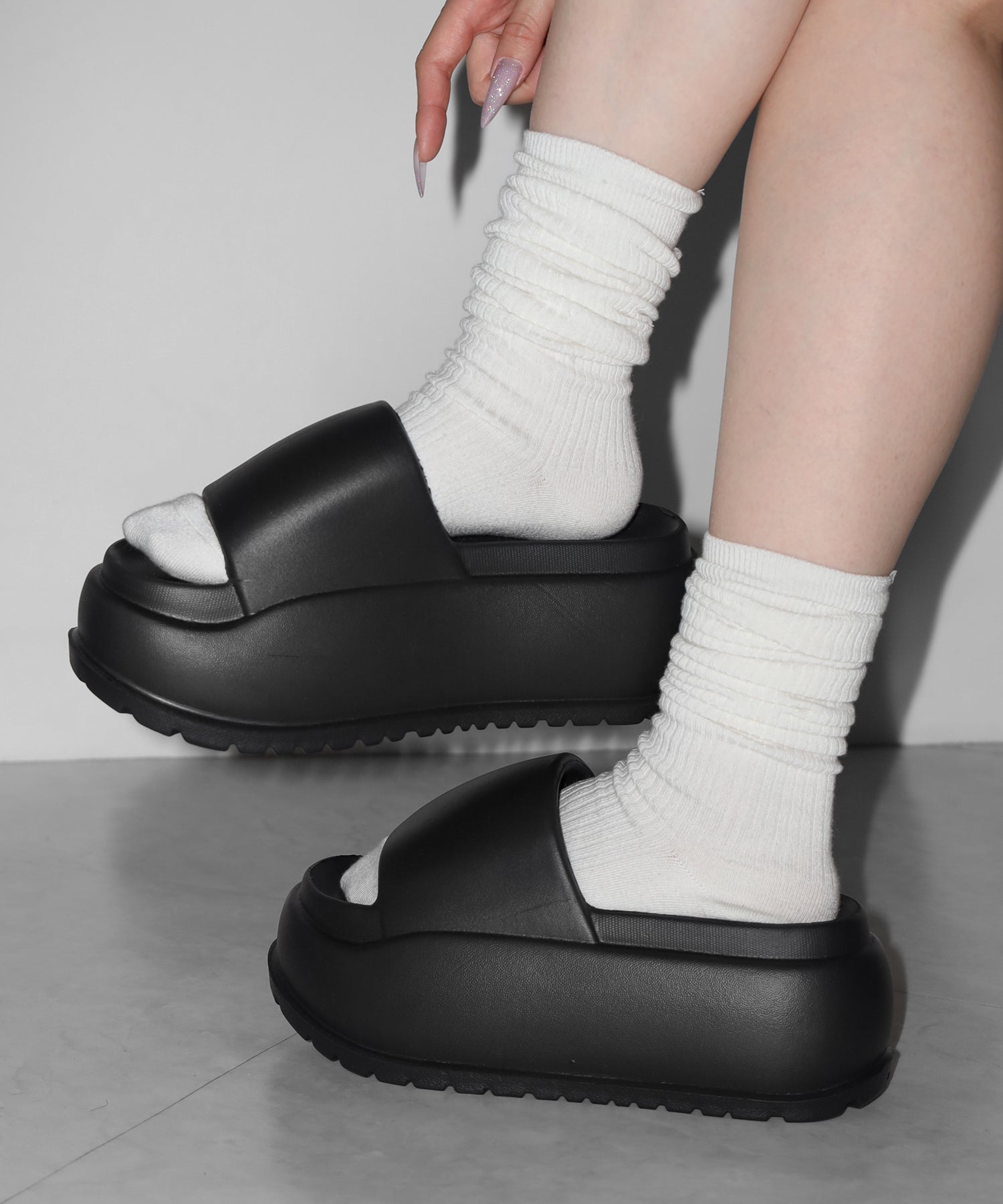 厚底ボリュームソールパフィースライドサンダル/platform volume sole puffy slide sandals