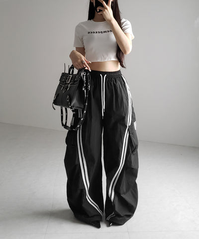 【 裾絞り可能2WAY 】サイドラインナイロンタックカーゴワイドパンツ / side line nylon tuck cargo wide pants