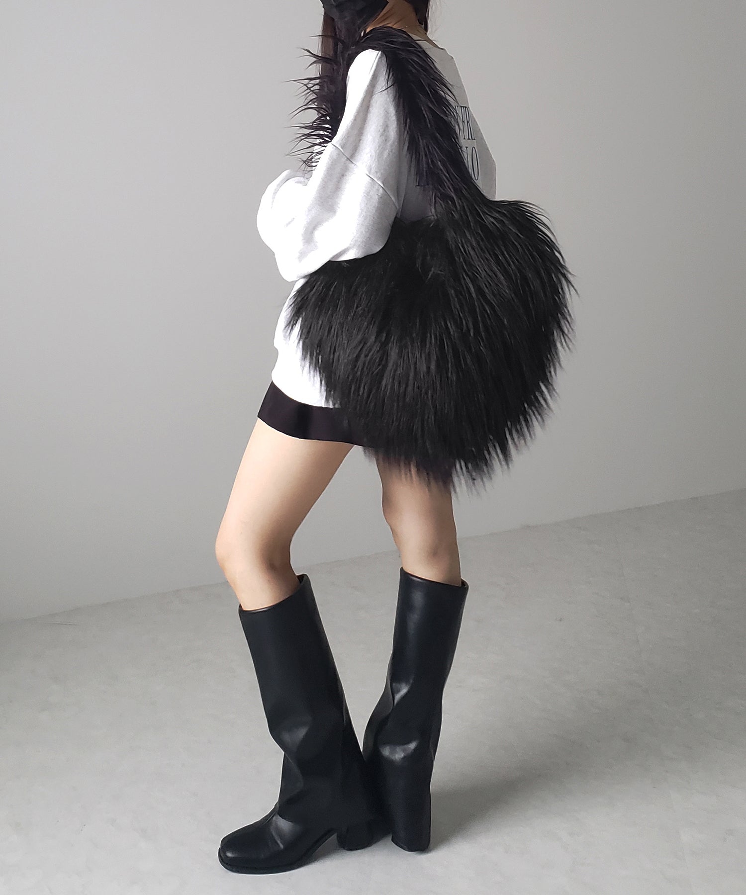 【 4color 】シャギーファーハートショルダーバッグ / shaggy fur heart shoulder bag