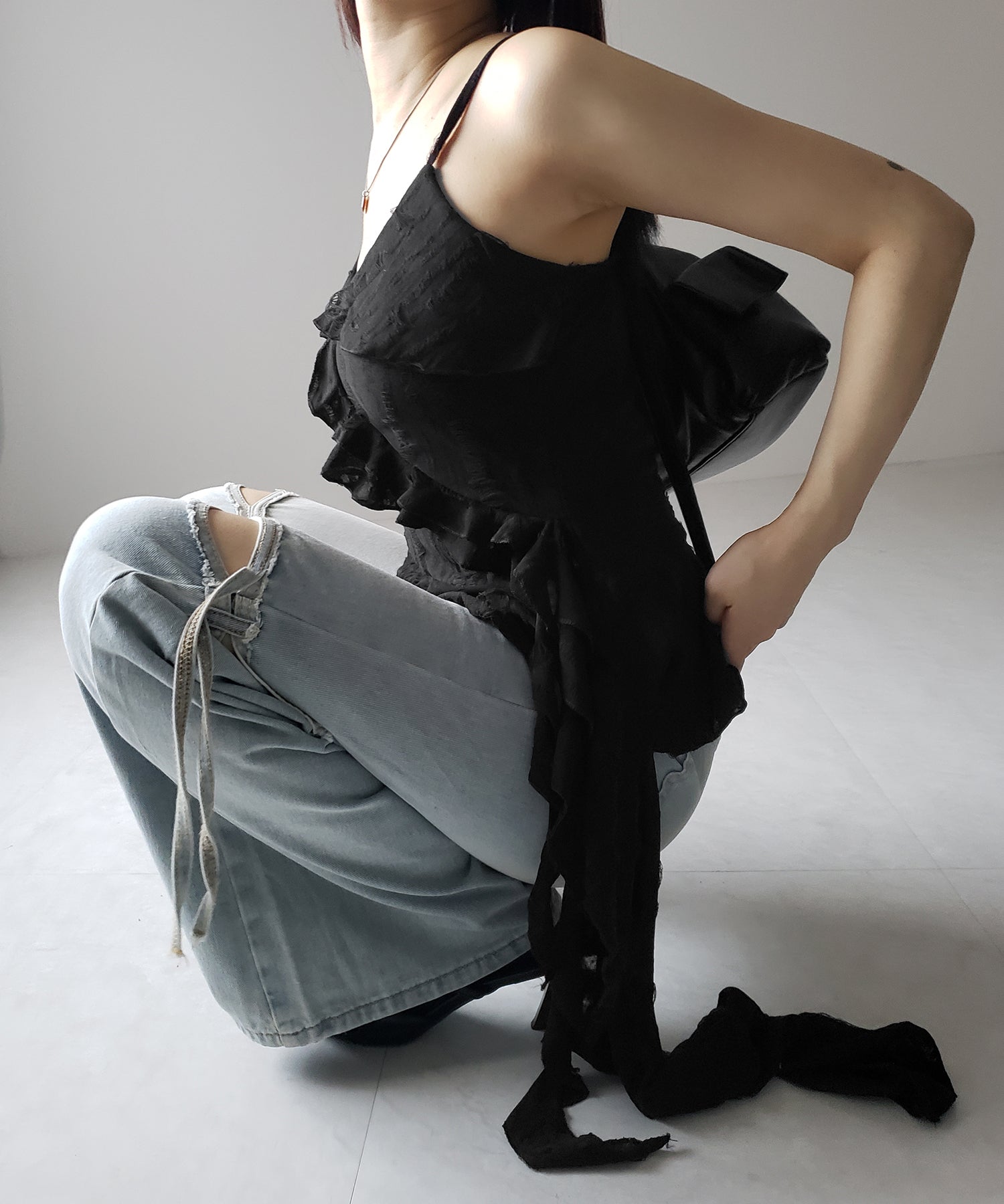 アシンメトリーダメージフリルキャミソール / asymmetry damage frill camisole