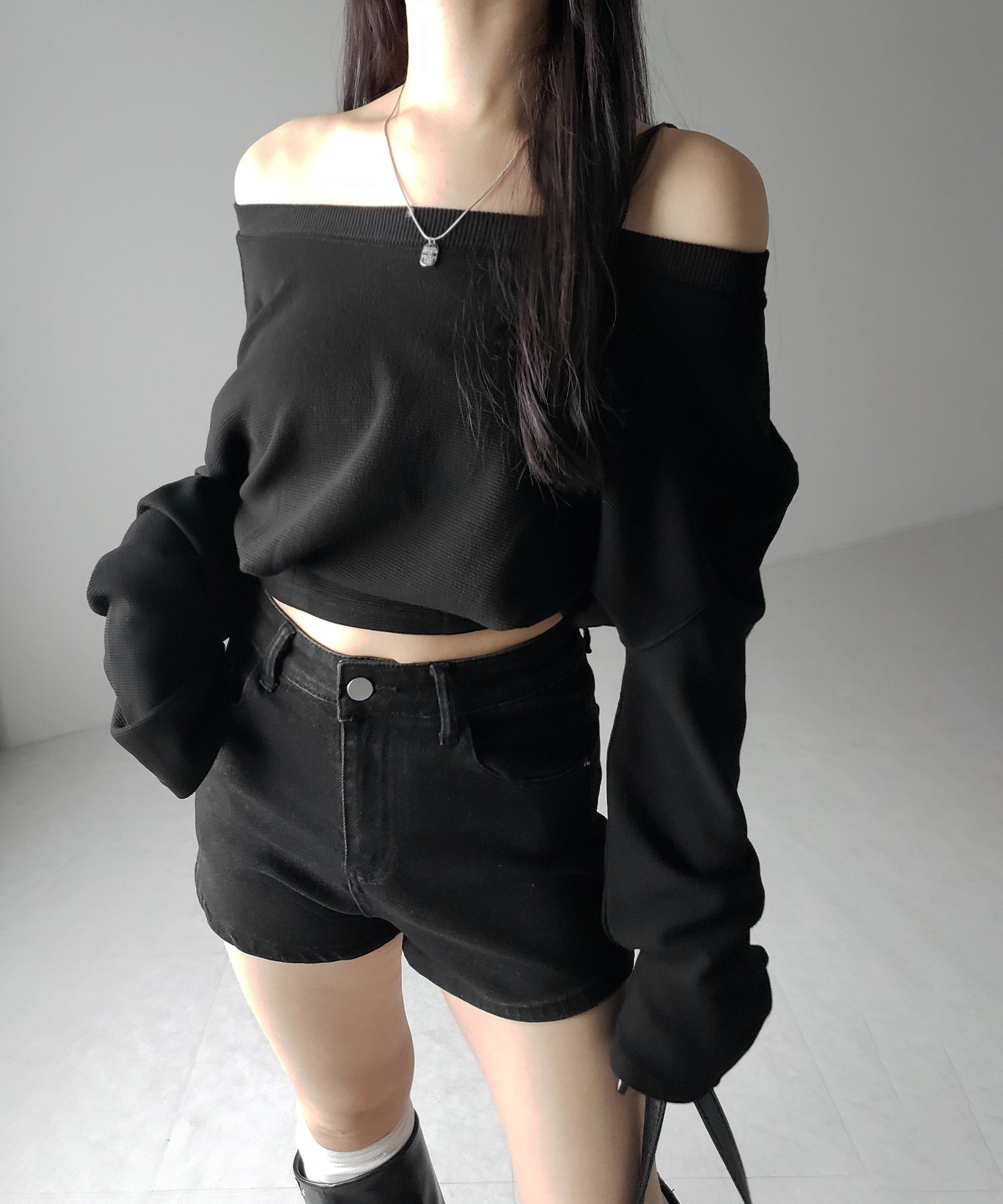 【 2color 】オフショルダーショートスウェットライクトップス / off shoulder short sweat like tops