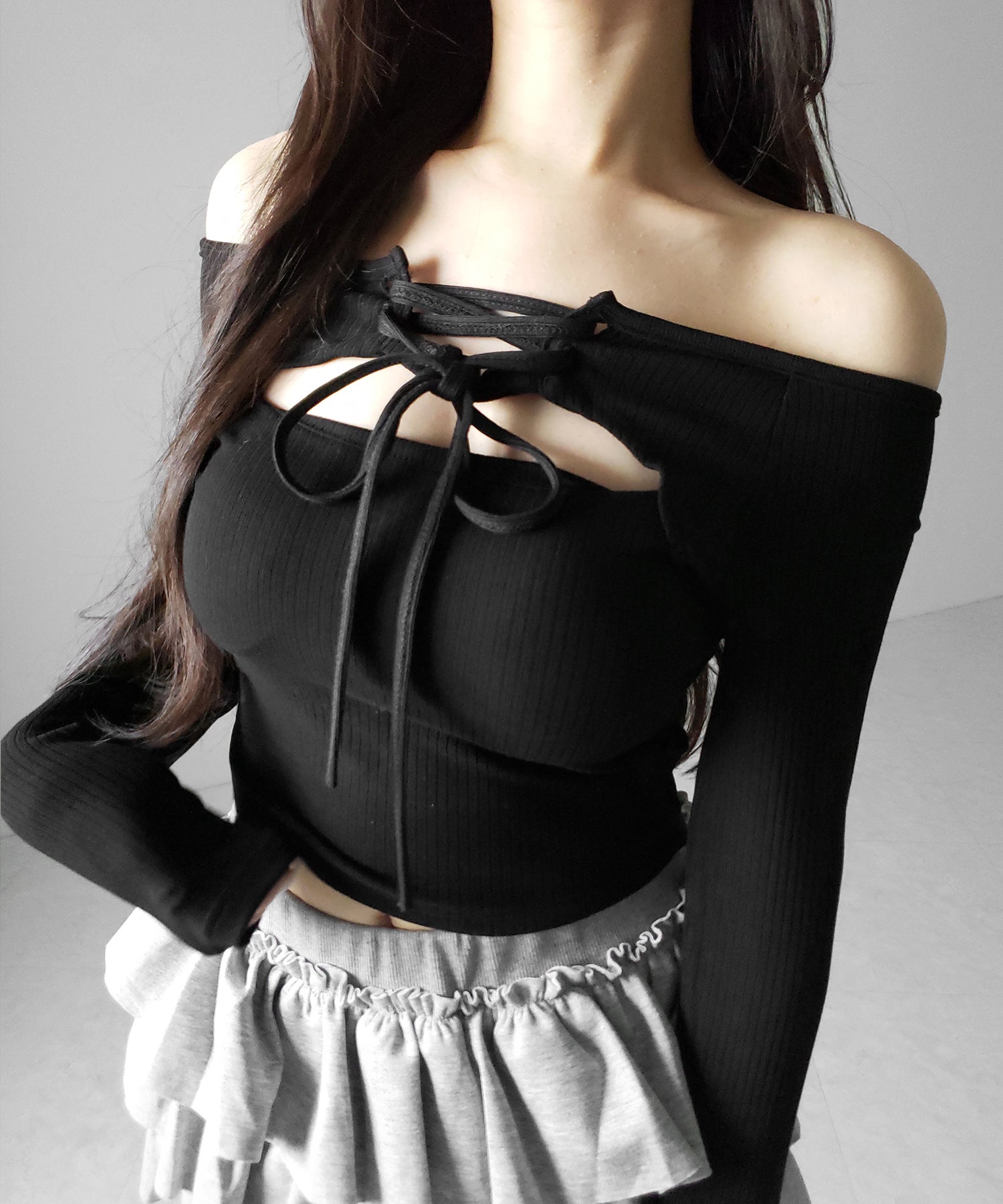 レースアップリボンカットアウトオフショルリブロンT / lace up ribbon cutout offshoulder ribbed long T-shirt