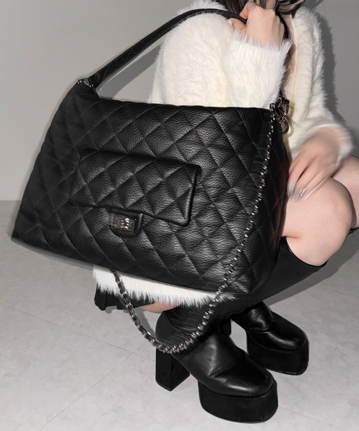 【 ショルダーストラップ付き2WAY 】キルティングスクエアトートショルダーバッグ / quilted square tote shoulder bag