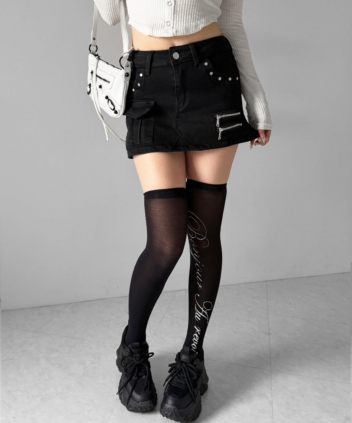 スタッズジップデザインストレッチデニムミニスカパン/ studs zip design stretch denim mini skirt pants