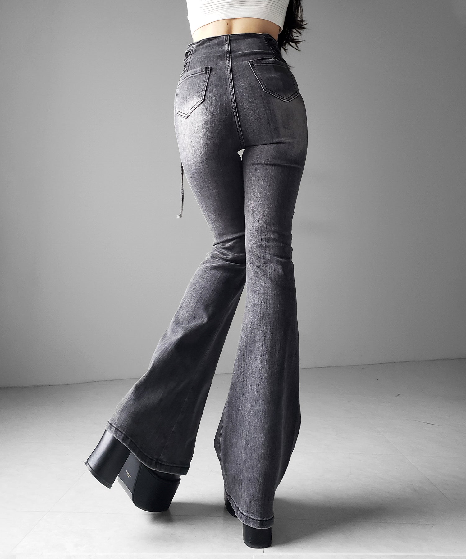 サイドレースアップリボン美脚ストレッチフレアデニム / side laceup ribbon slim leg stretch flare denim