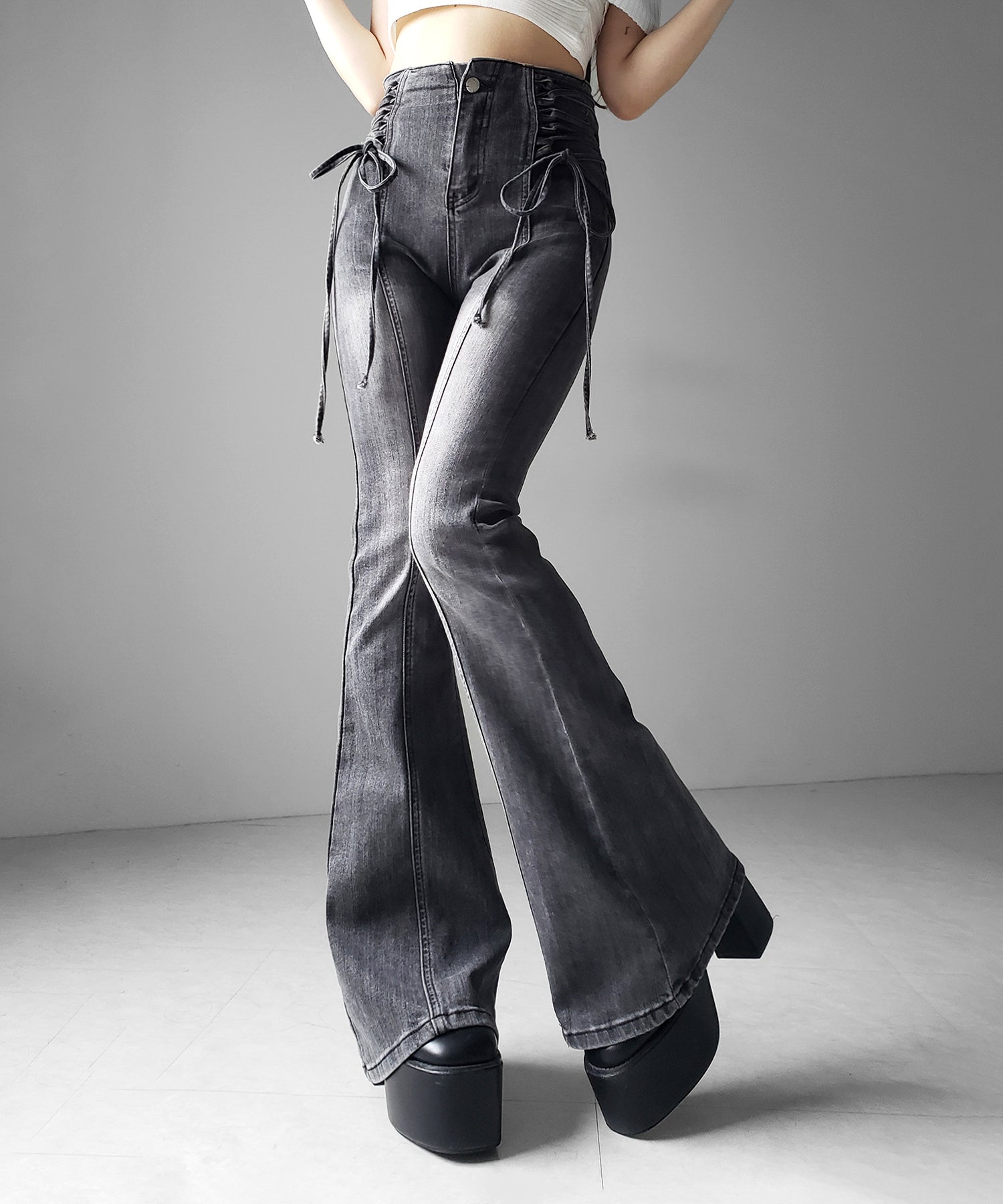 サイドレースアップリボン美脚ストレッチフレアデニム / side laceup ribbon slim leg stretch flare denim