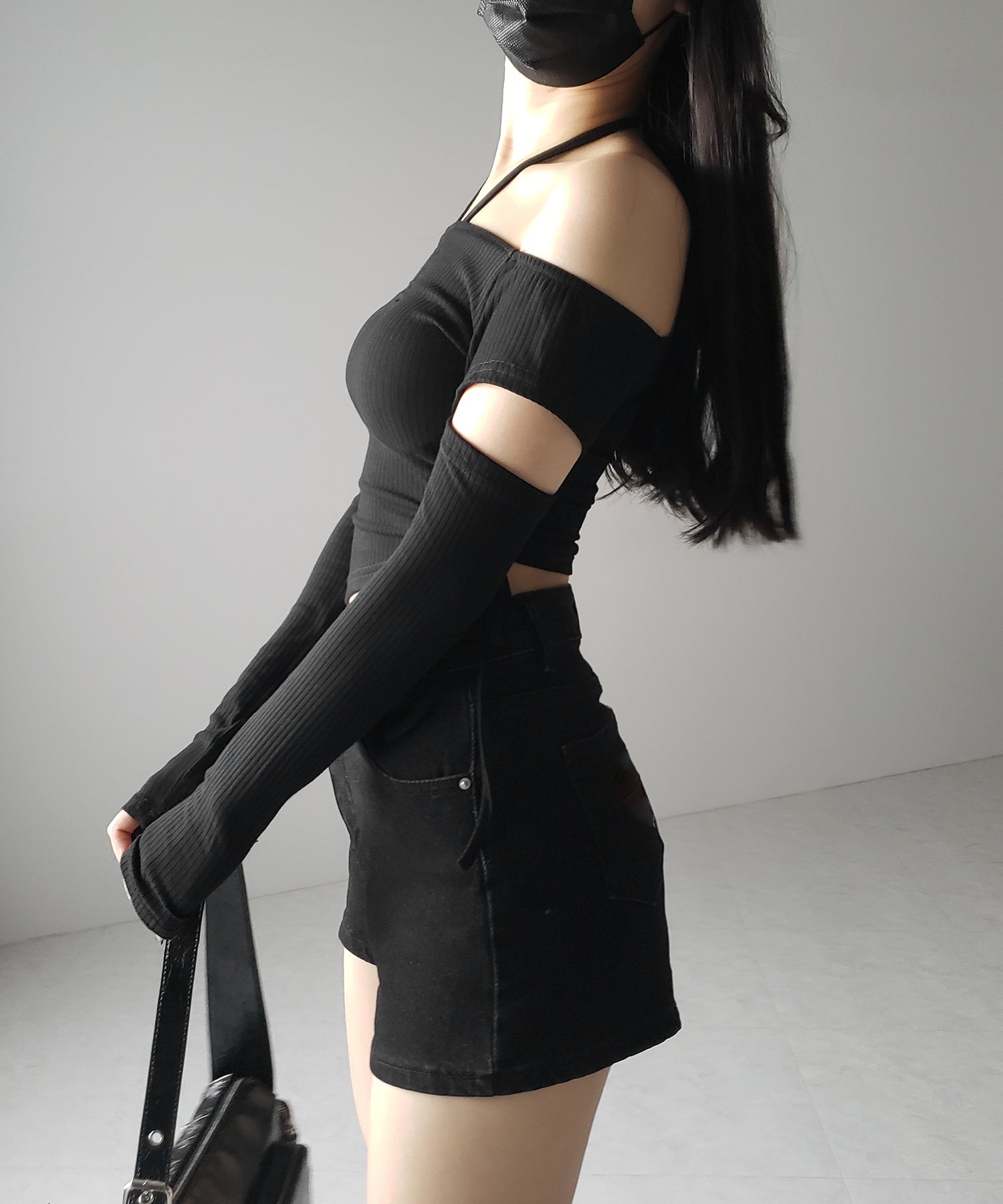 【 2color 】3ストラップシャーリングリボンオフショルリブトップス / 3-strap shirring ribbon off shoulder rib tops