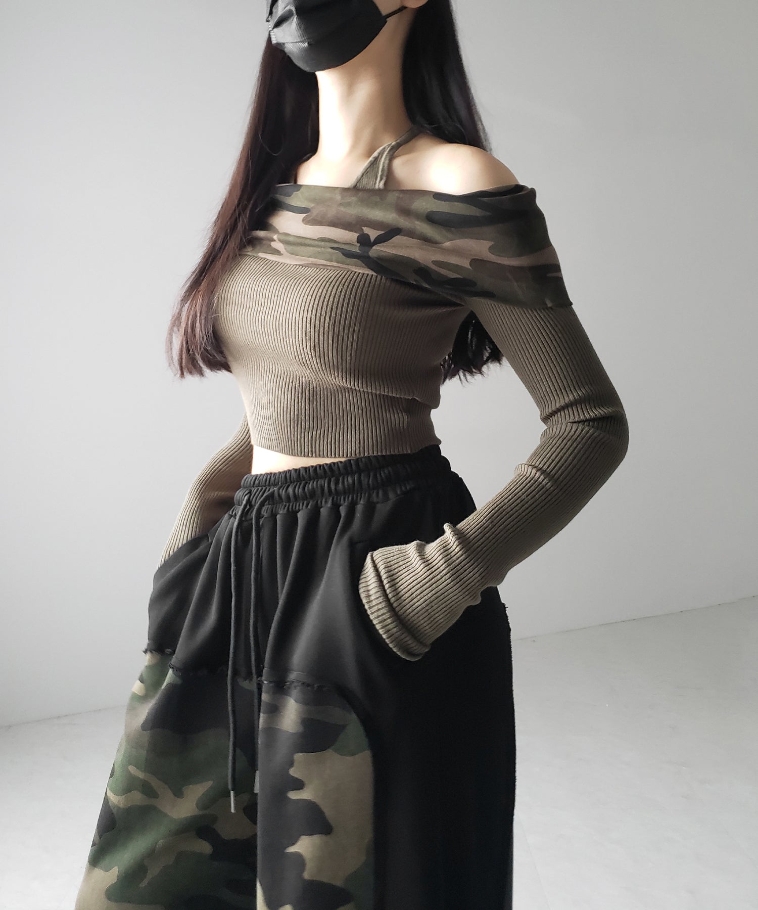 【 裾絞り可能2WAY 】カモフラドッキングミリタリーワイドスウェットパンツ / camouflage docking military wide sweat pants