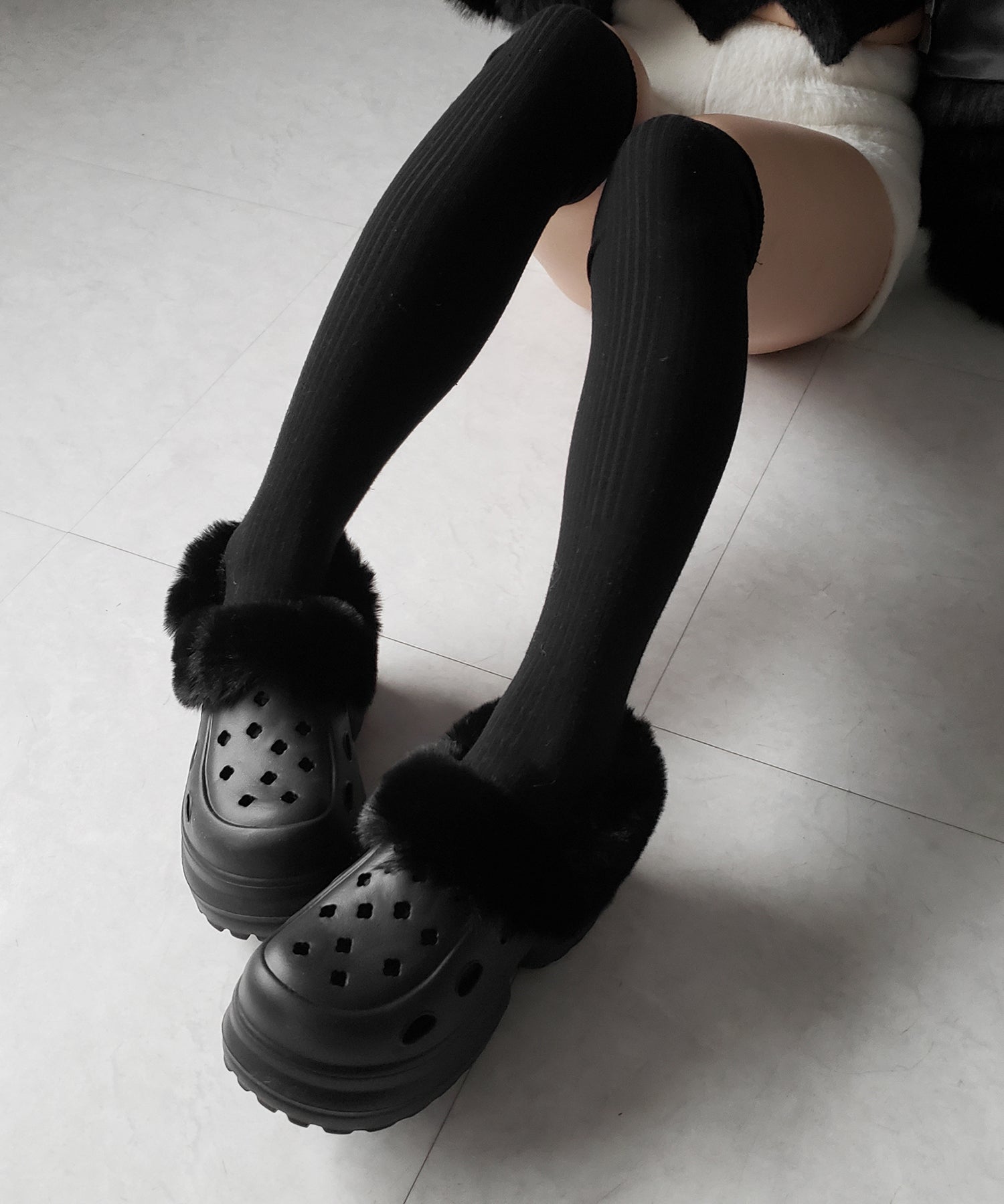 フェイクファー厚底クロッグサンダル / Fake fur platform clog sandals