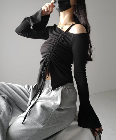 シャーリングリボンスリットワンショルダートップス / shirring ribbon slit one shoulder tops