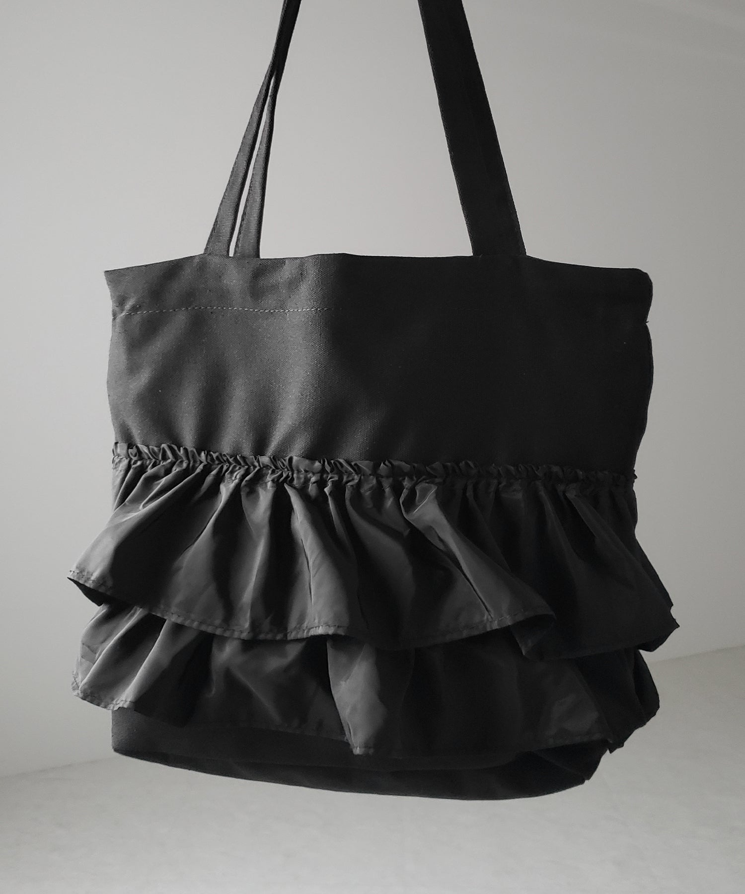 ティアードフリルBIGキャンバストートバッグ / tiered frill big canvas tote bag