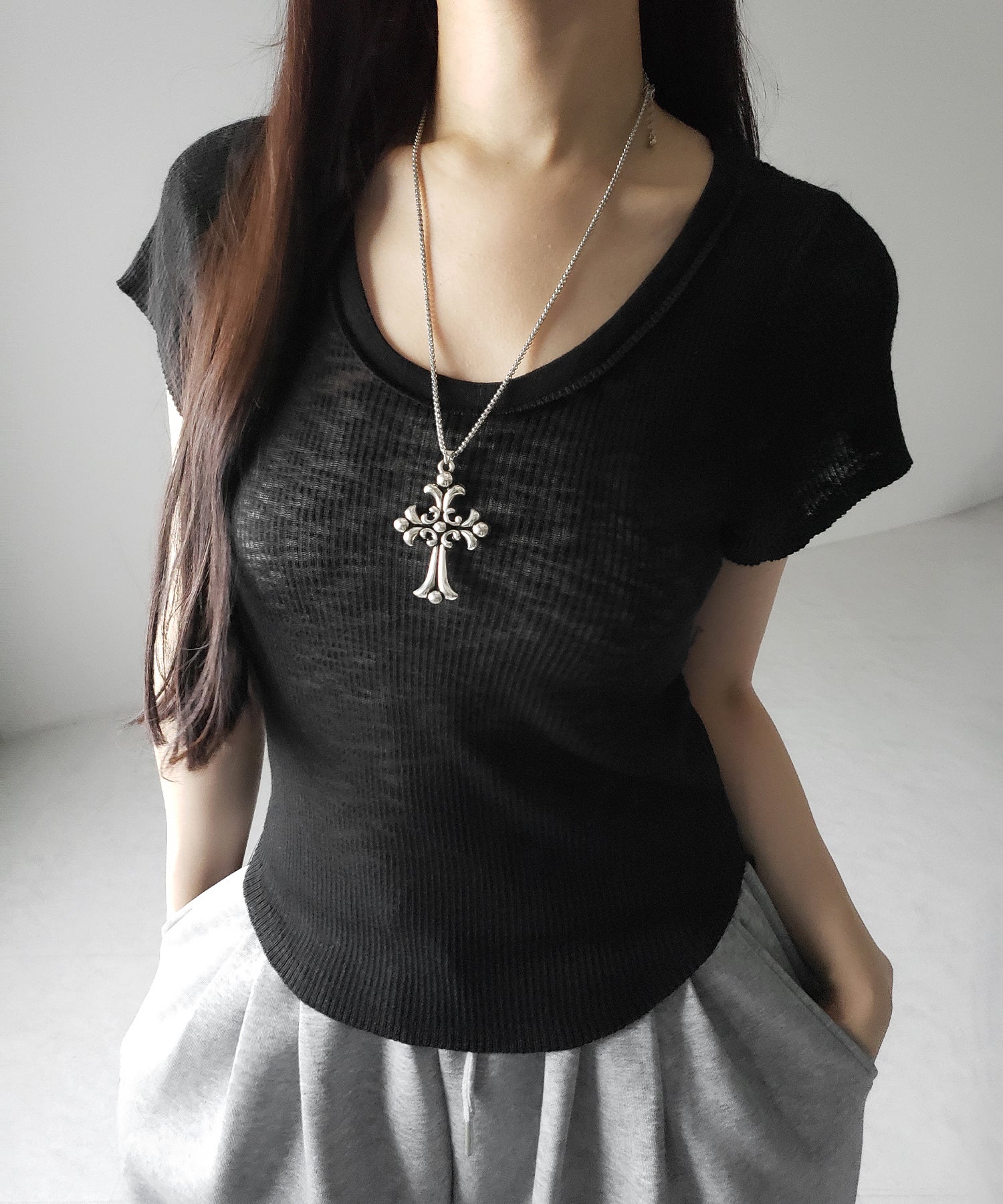 オープンネックルーズシアーリブニットトップス / open neck loose sheer rib knit top