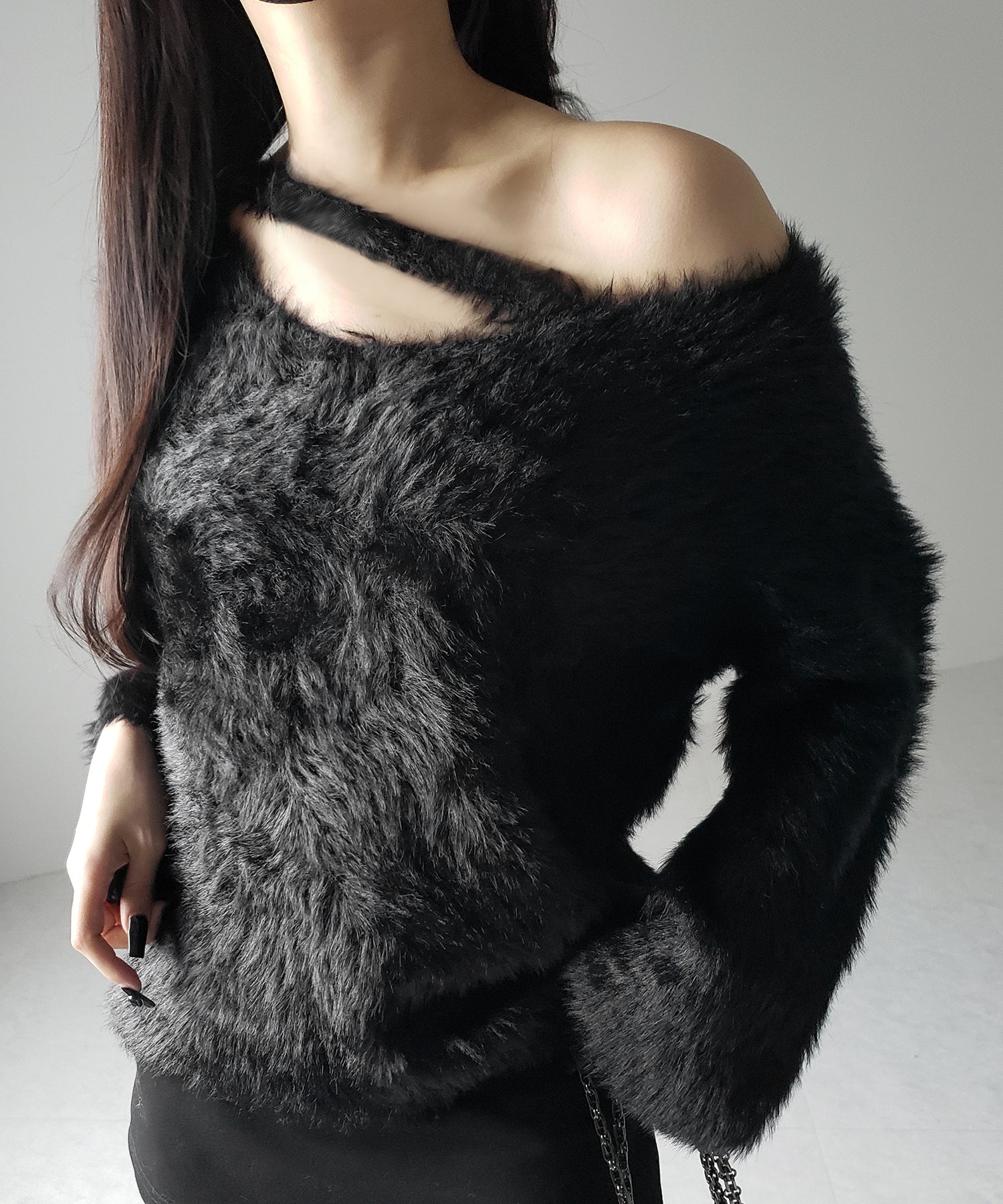 ナナメストラップカットアウトシャギーニット / naname strap cutout shaggy knit