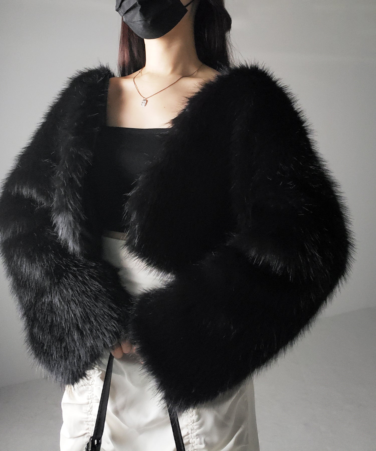 ノーカラーショートフェイクファーコート