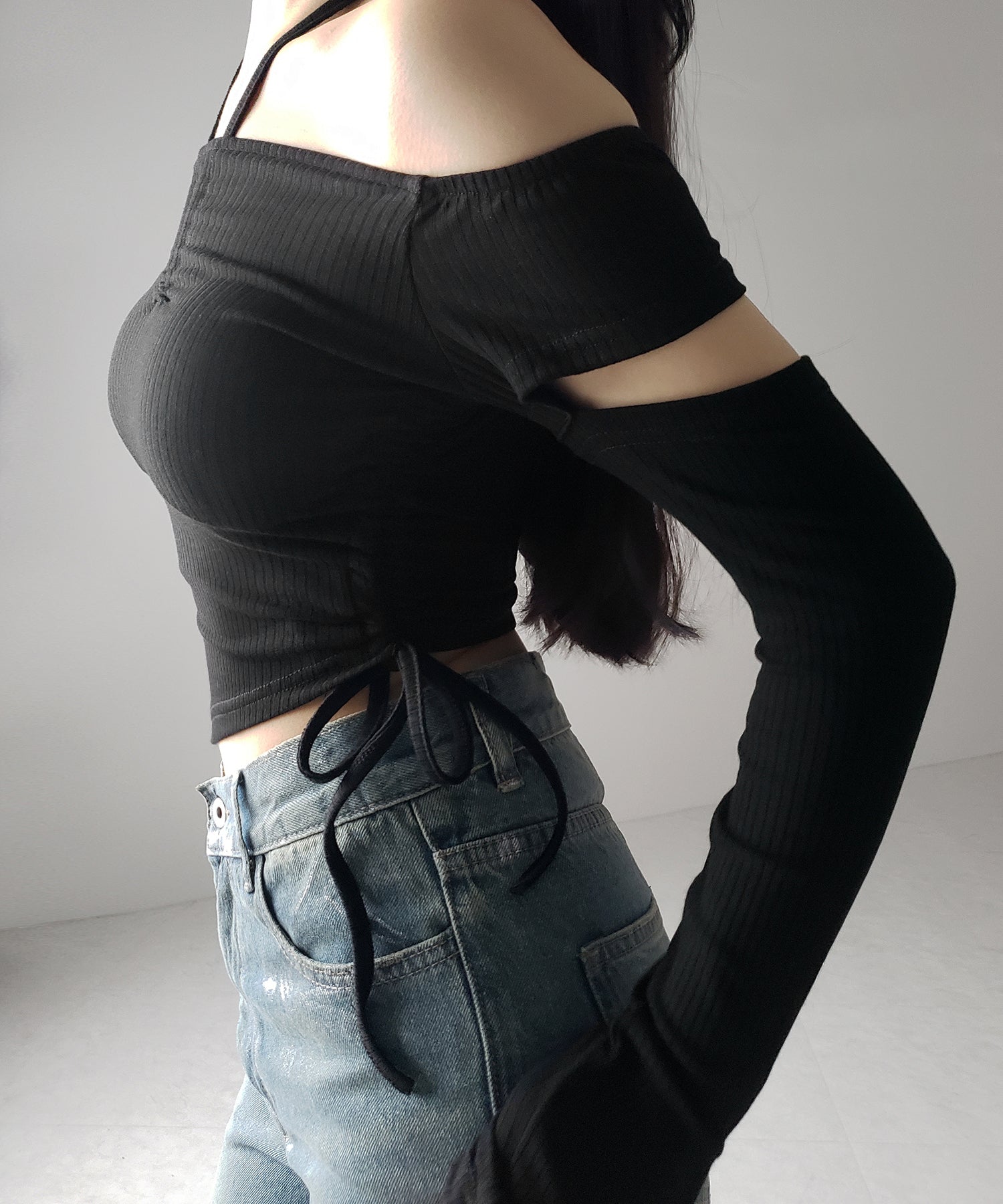 【 2color 】3ストラップシャーリングリボンオフショルリブトップス / 3-strap shirring ribbon off shoulder rib tops
