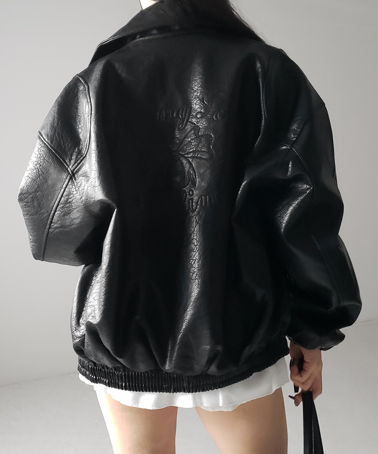 【 2color 】バックリボン刺繍ヴィンテージライクフェイクレザーブルゾン / back ribbon vintage like fake leather blouson