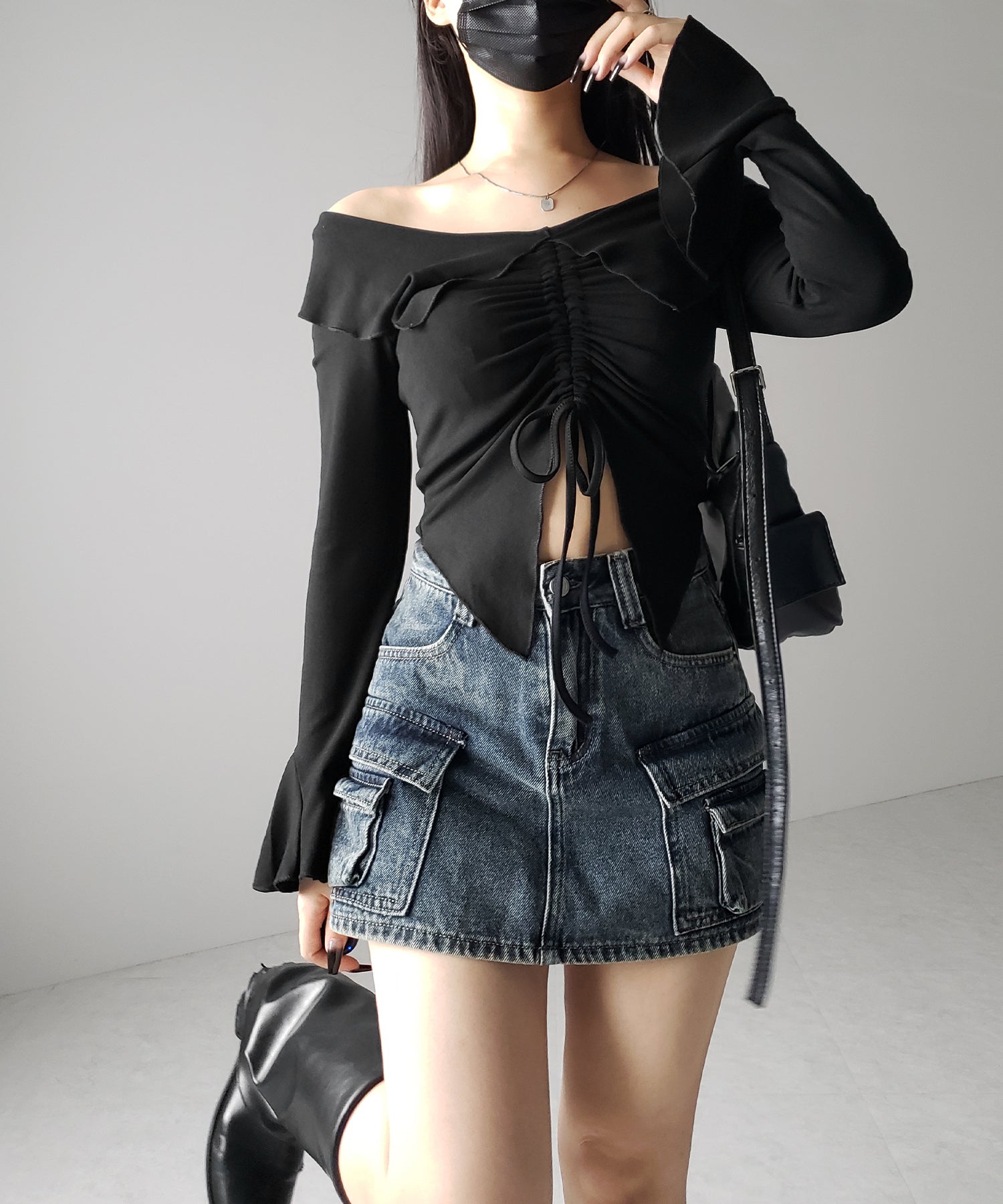 シャーリングフロントスリットオフショルトップス / shirring front slit offshoulder tops