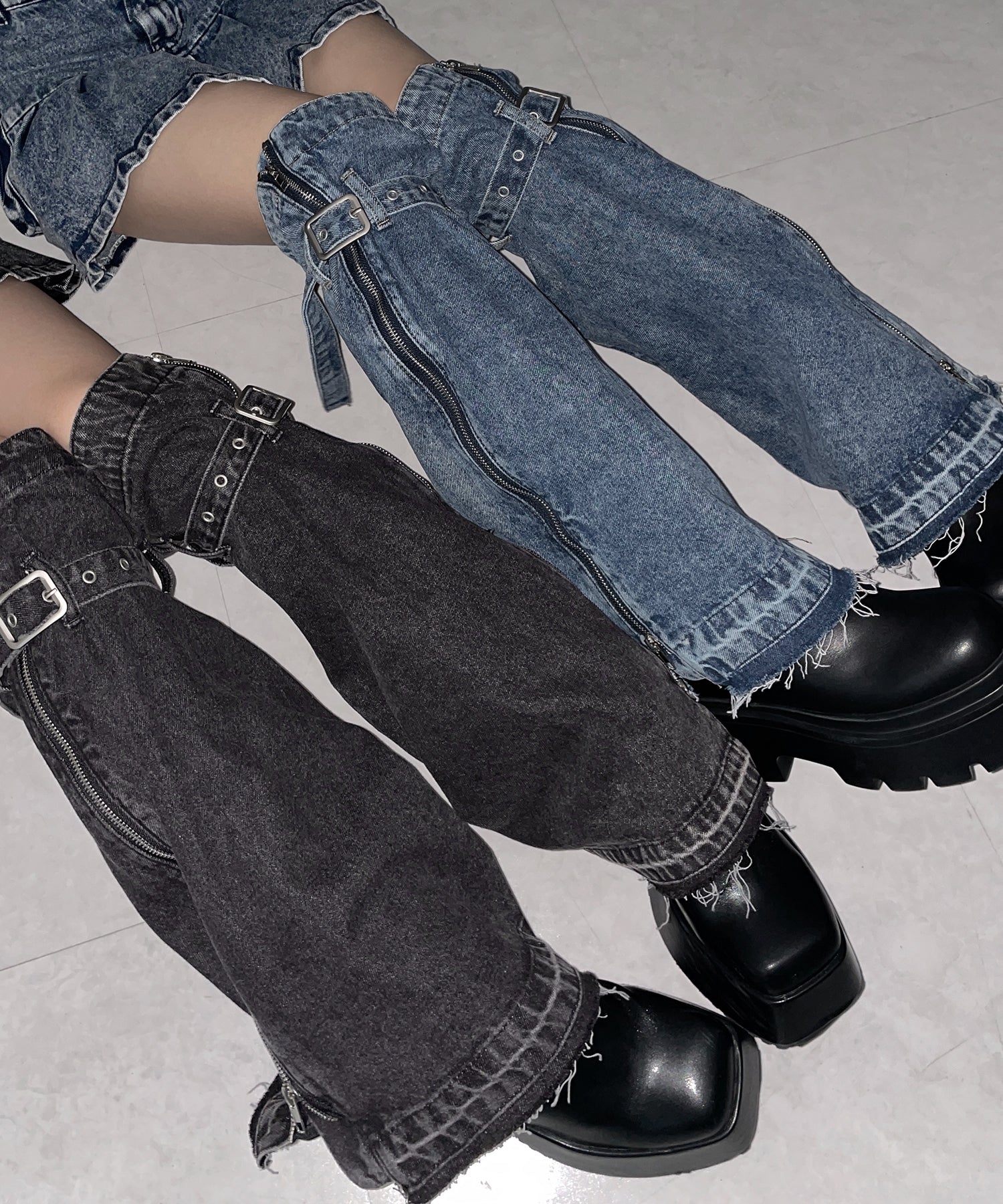 【 2color 】ベルテッドサイドジップデニムレッグカバー / Belted side zip denim leg cover