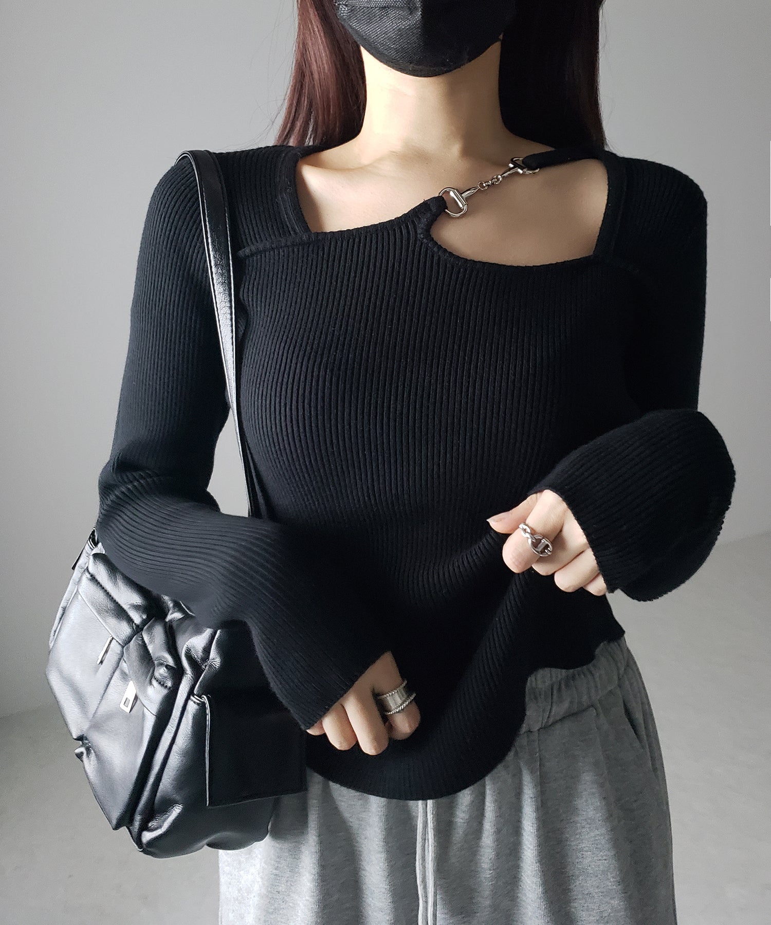 【 2color 】カットアウトビットデザインリブニット